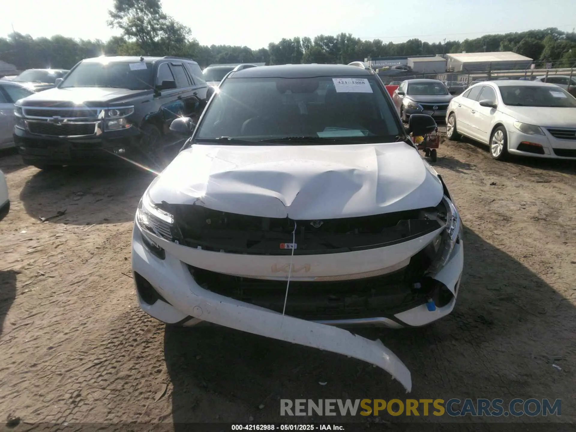 12 fotografías del automóvil dañado KNDEU2AA7P7398791 KIA SELTOS 2023