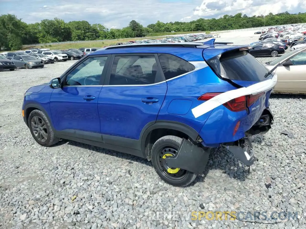 2 fotografías del automóvil dañado KNDEU2AA7P7410521 KIA SELTOS 2023