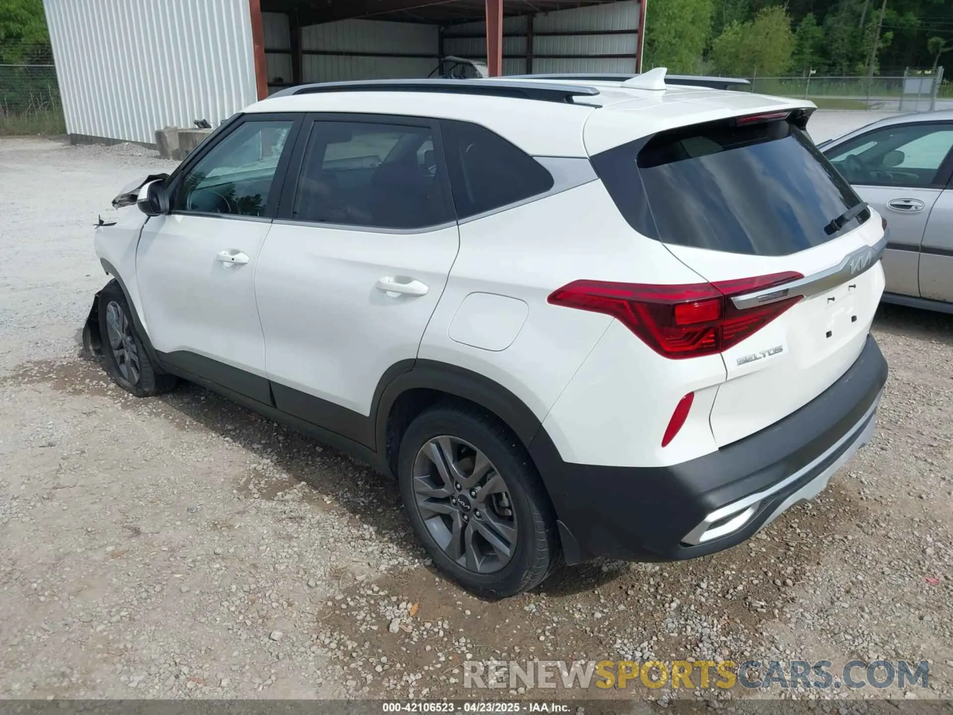 3 fotografías del automóvil dañado KNDEU2AA8P7429160 KIA SELTOS 2023