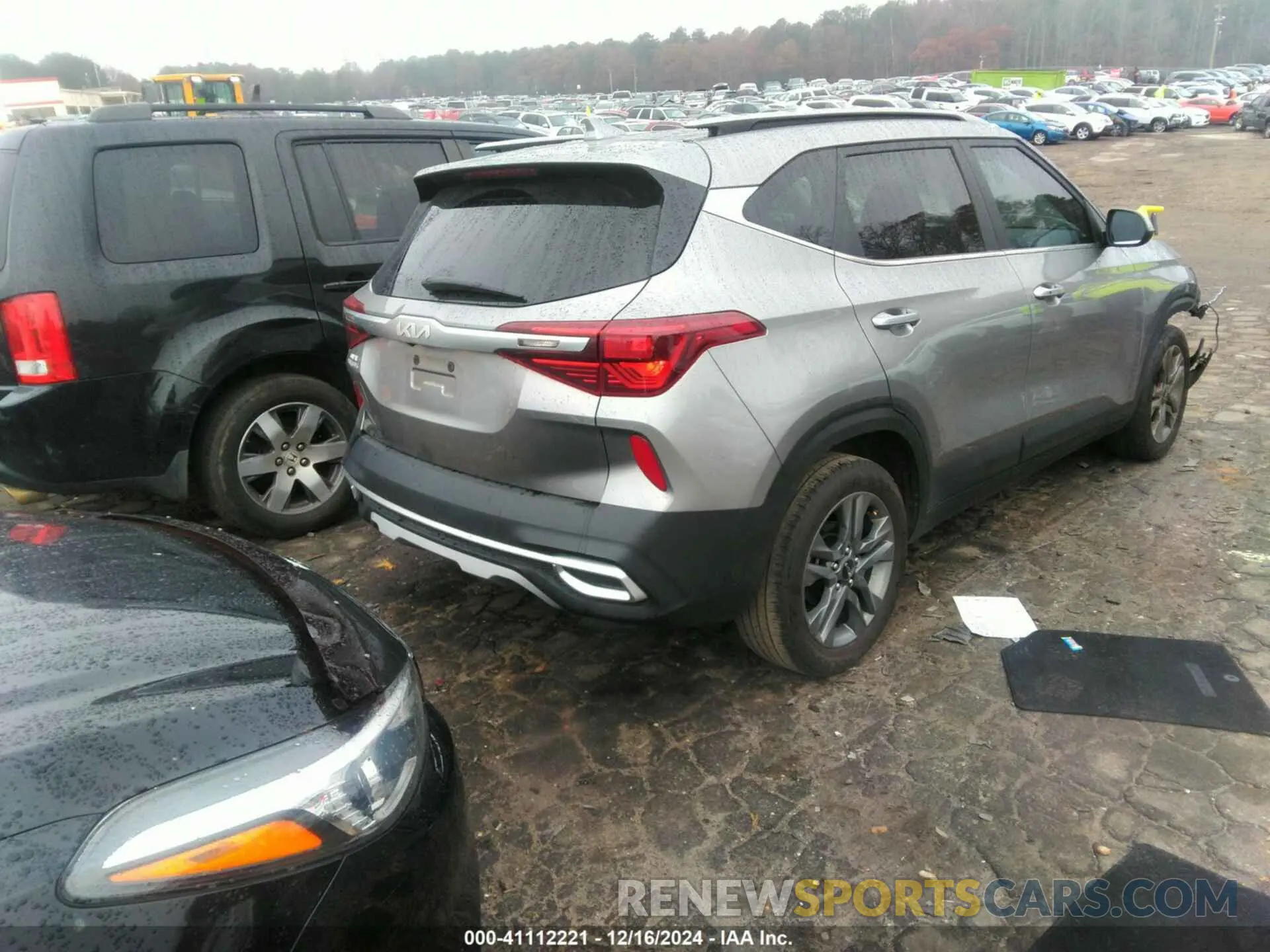 4 fotografías del automóvil dañado KNDEU2AA9P7347194 KIA SELTOS 2023