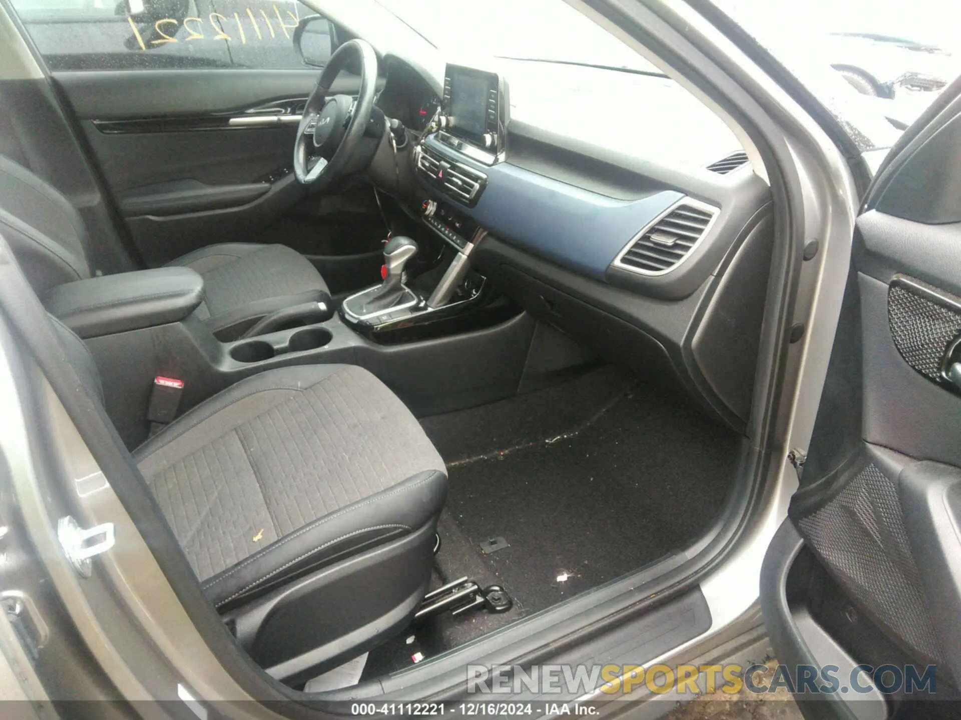 5 fotografías del automóvil dañado KNDEU2AA9P7347194 KIA SELTOS 2023