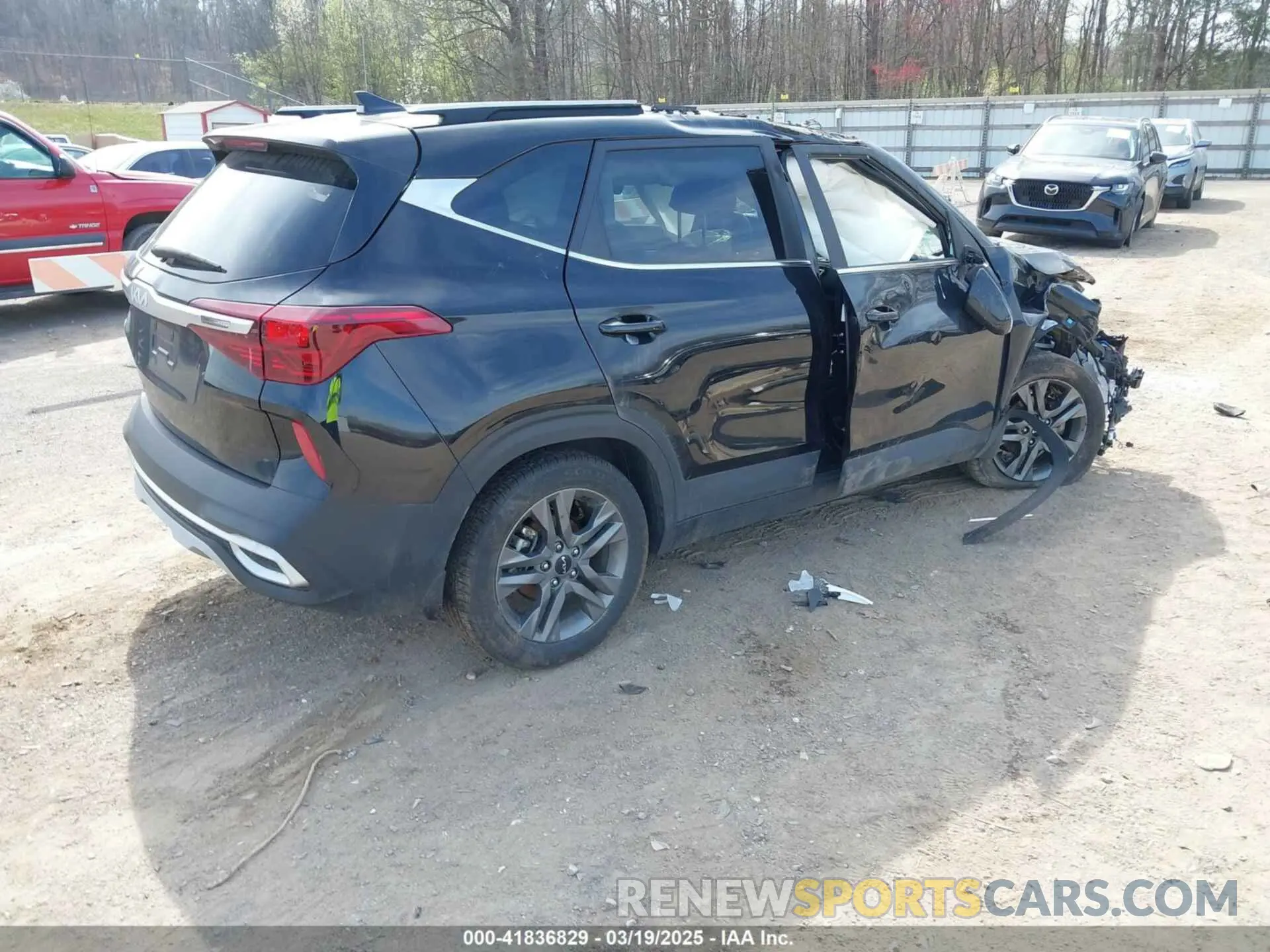 4 fotografías del automóvil dañado KNDEU2AA9P7367509 KIA SELTOS 2023