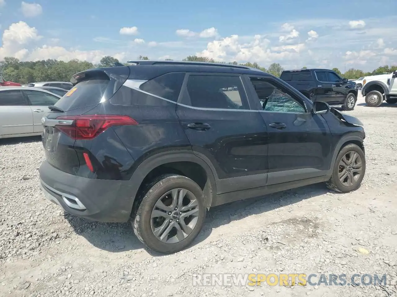 3 fotografías del automóvil dañado KNDEU2AAXP7378597 KIA SELTOS 2023