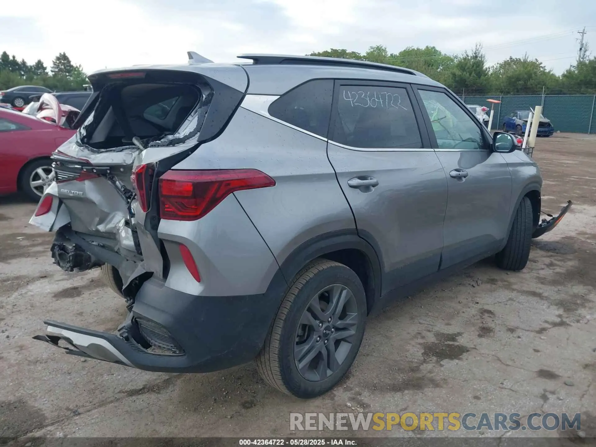 4 fotografías del automóvil dañado KNDEU2AAXP7429127 KIA SELTOS 2023