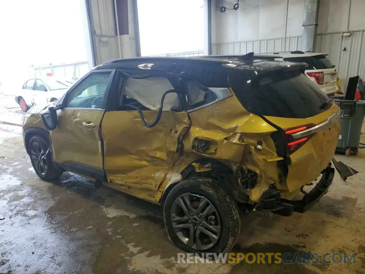 2 fotografías del automóvil dañado KNDEUCAA4P7403581 KIA SELTOS 2023