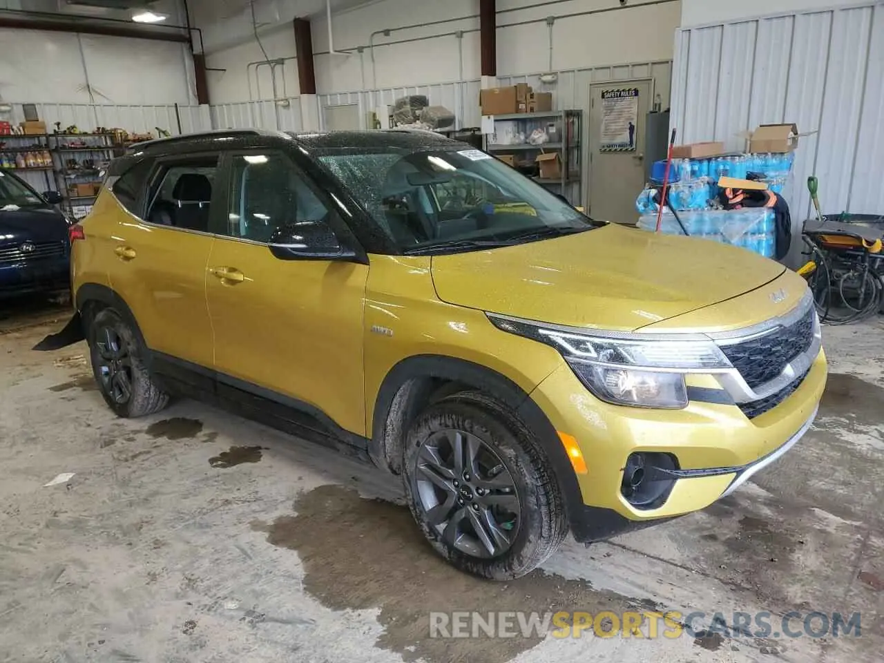 4 fotografías del automóvil dañado KNDEUCAA4P7403581 KIA SELTOS 2023