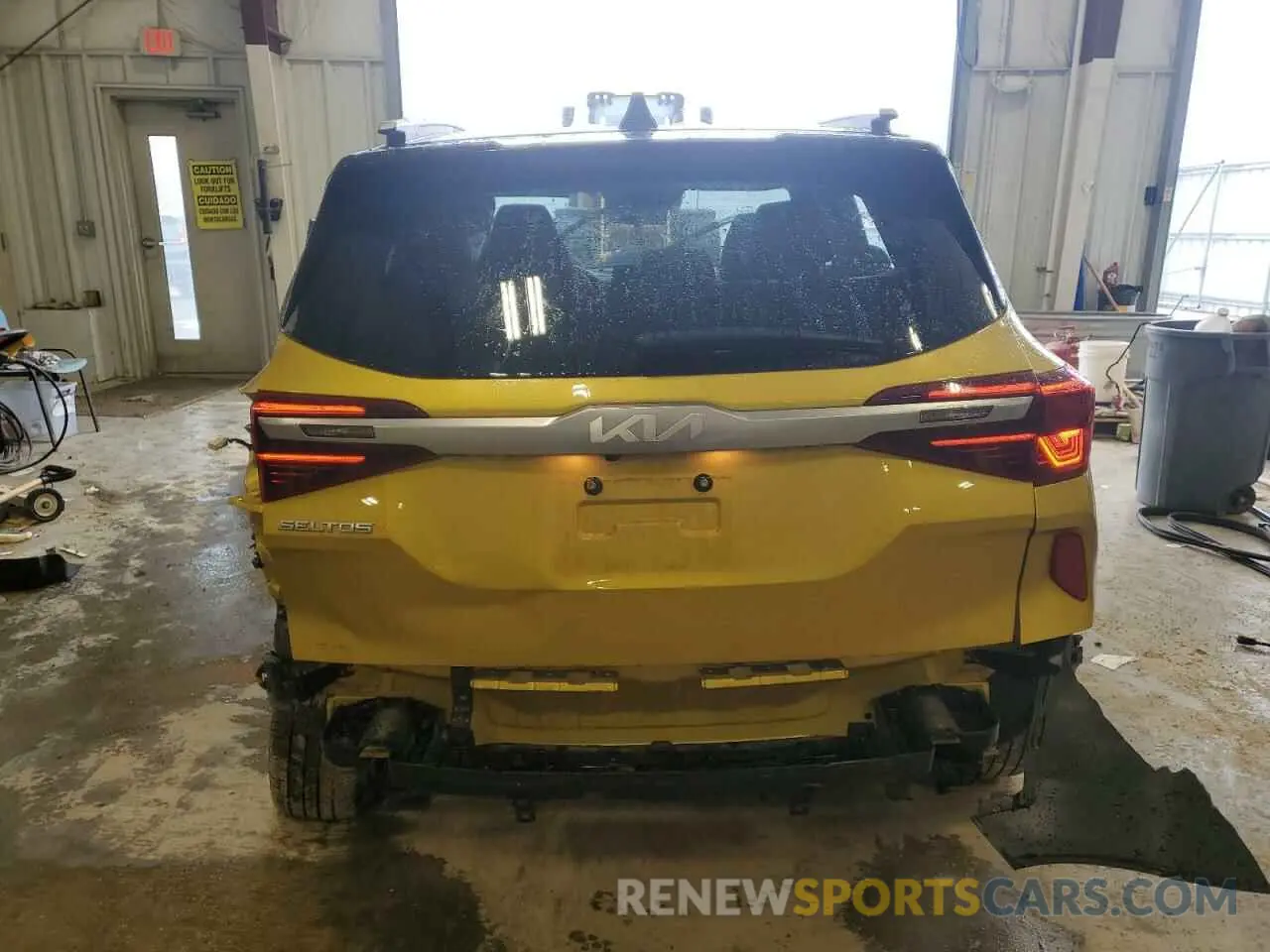 6 fotografías del automóvil dañado KNDEUCAA4P7403581 KIA SELTOS 2023
