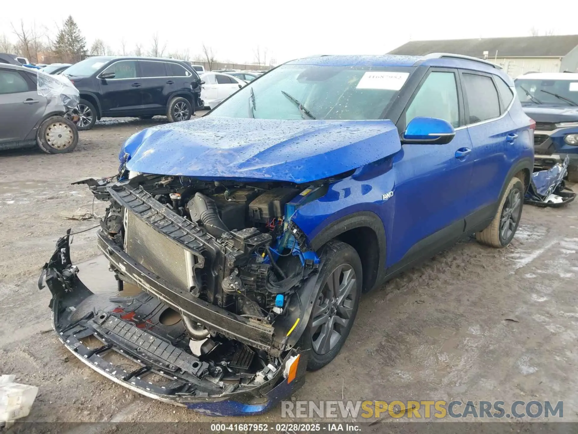 2 fotografías del automóvil dañado KNDEUCAA4P7437410 KIA SELTOS 2023