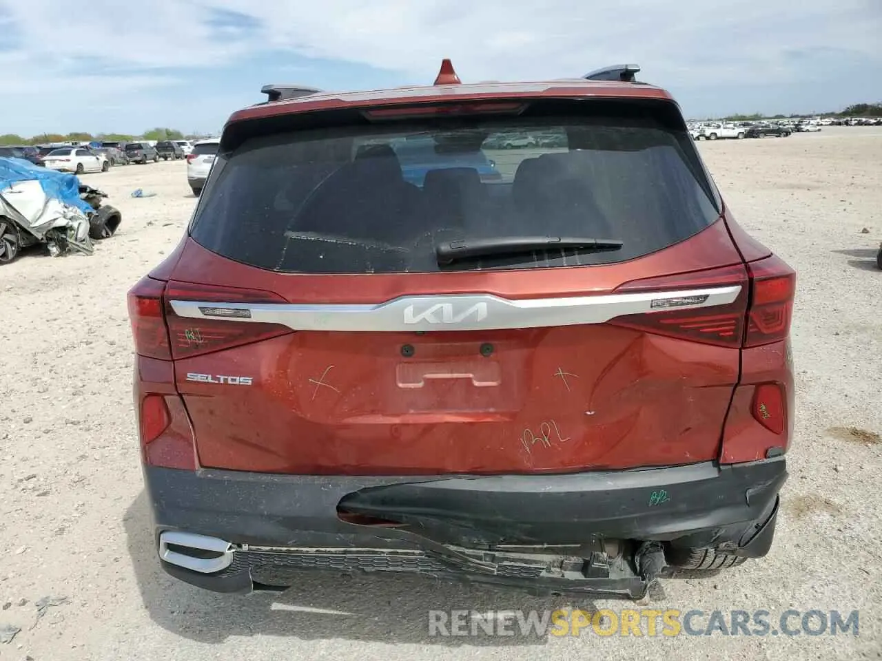 6 fotografías del automóvil dañado KNDEUCAA4P7449427 KIA SELTOS 2023