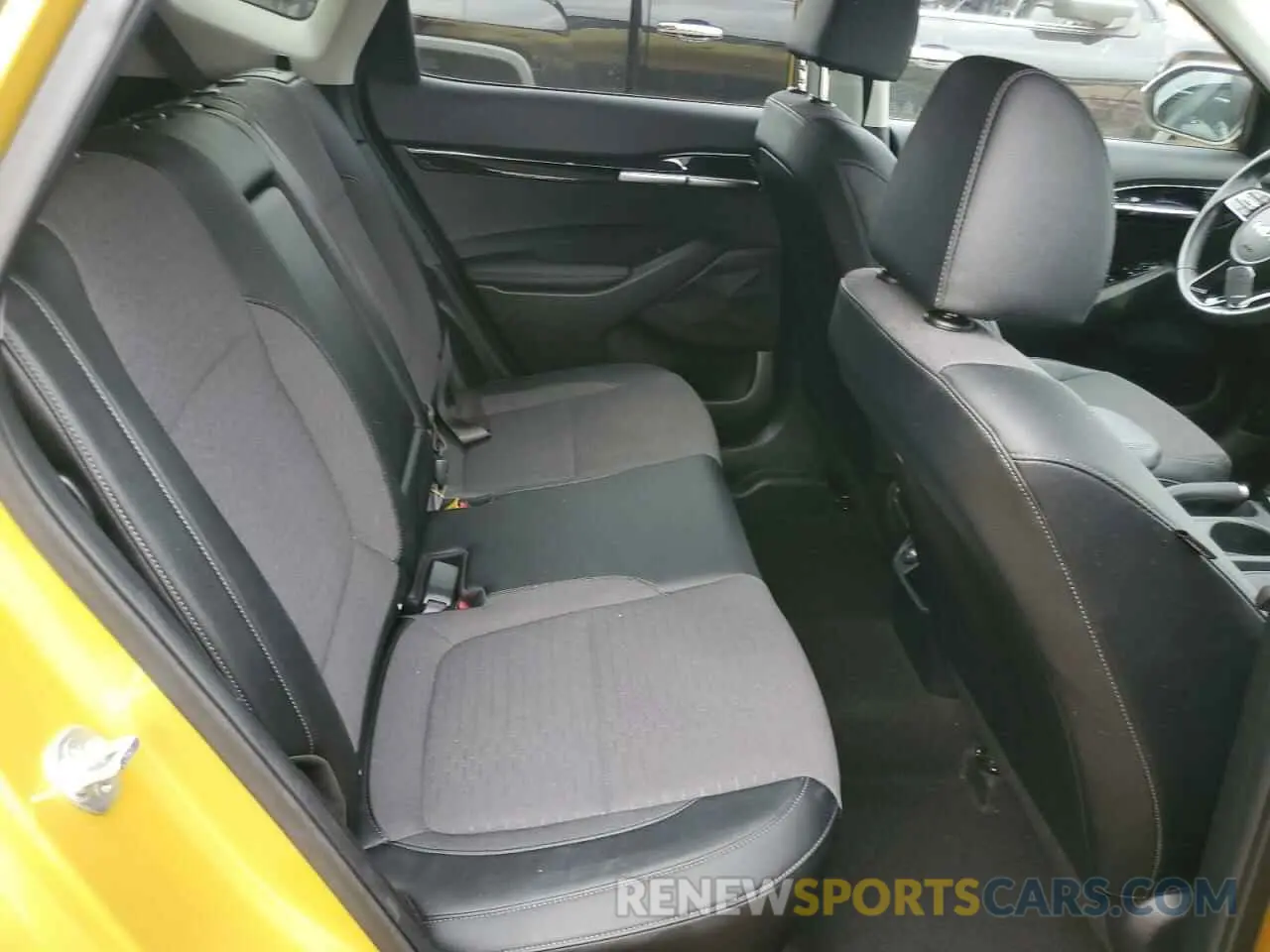 11 fotografías del automóvil dañado KNDEUCAA5P7392851 KIA SELTOS 2023