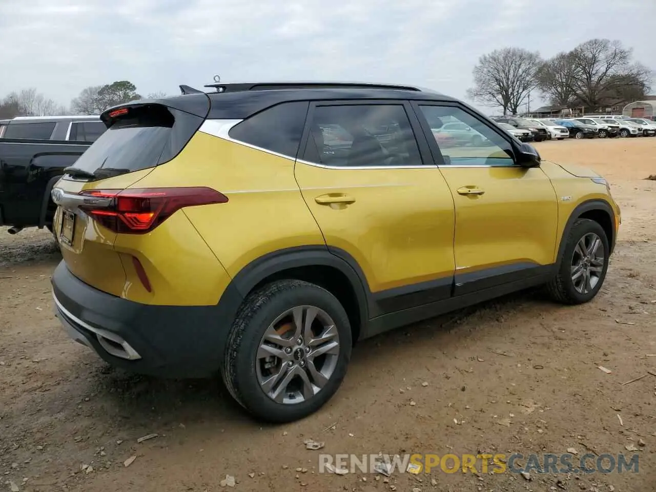 3 fotografías del automóvil dañado KNDEUCAA5P7392851 KIA SELTOS 2023