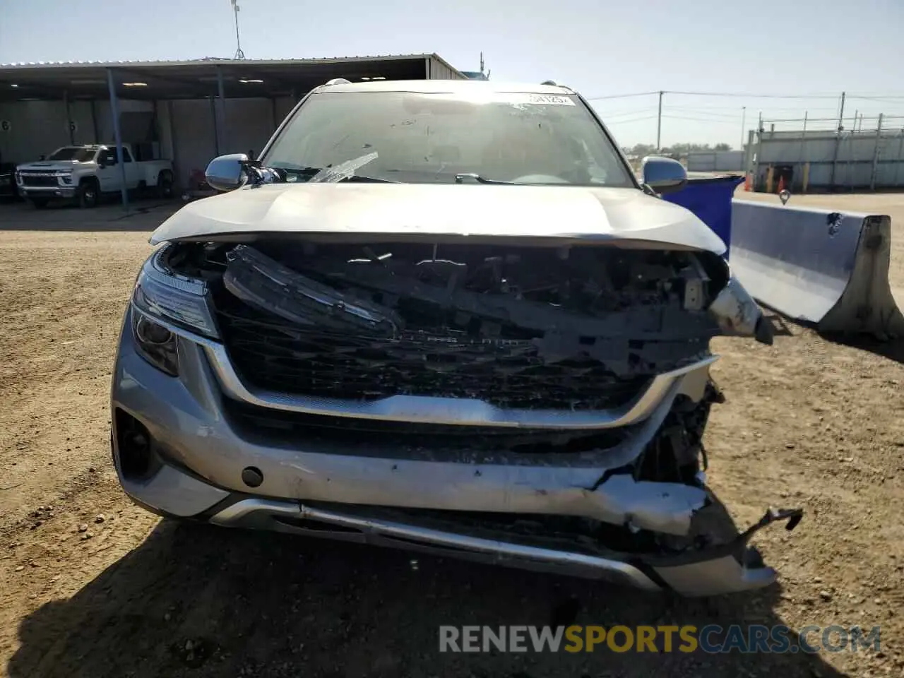 5 fotografías del automóvil dañado KNDEUCAA6P7401167 KIA SELTOS 2023