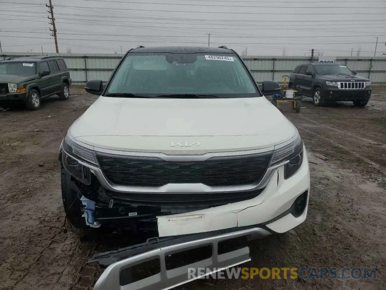 5 fotografías del automóvil dañado KNDEUCAA7P7420116 KIA SELTOS 2023