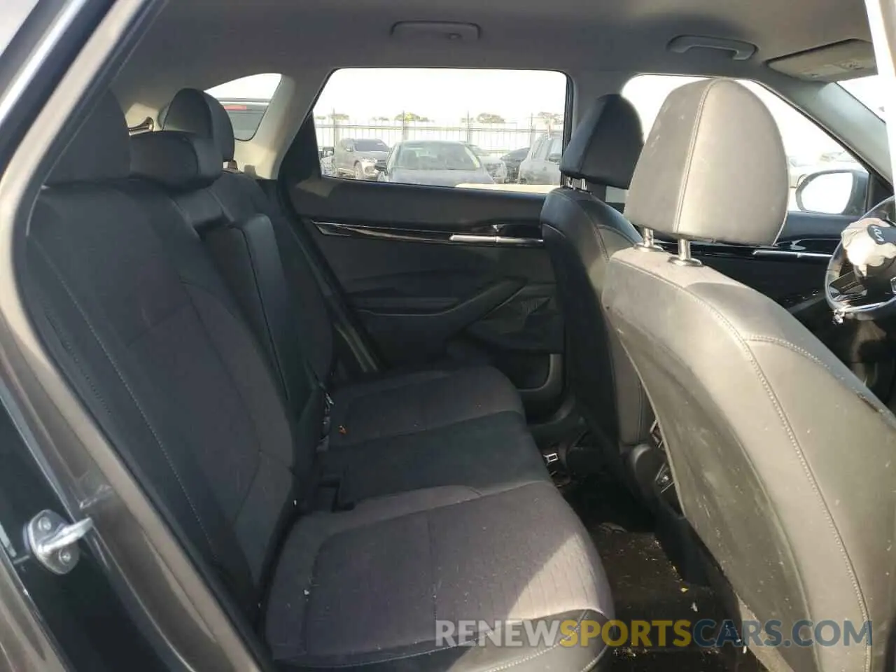 11 fotografías del automóvil dañado KNDEUCAA8P7441119 KIA SELTOS 2023
