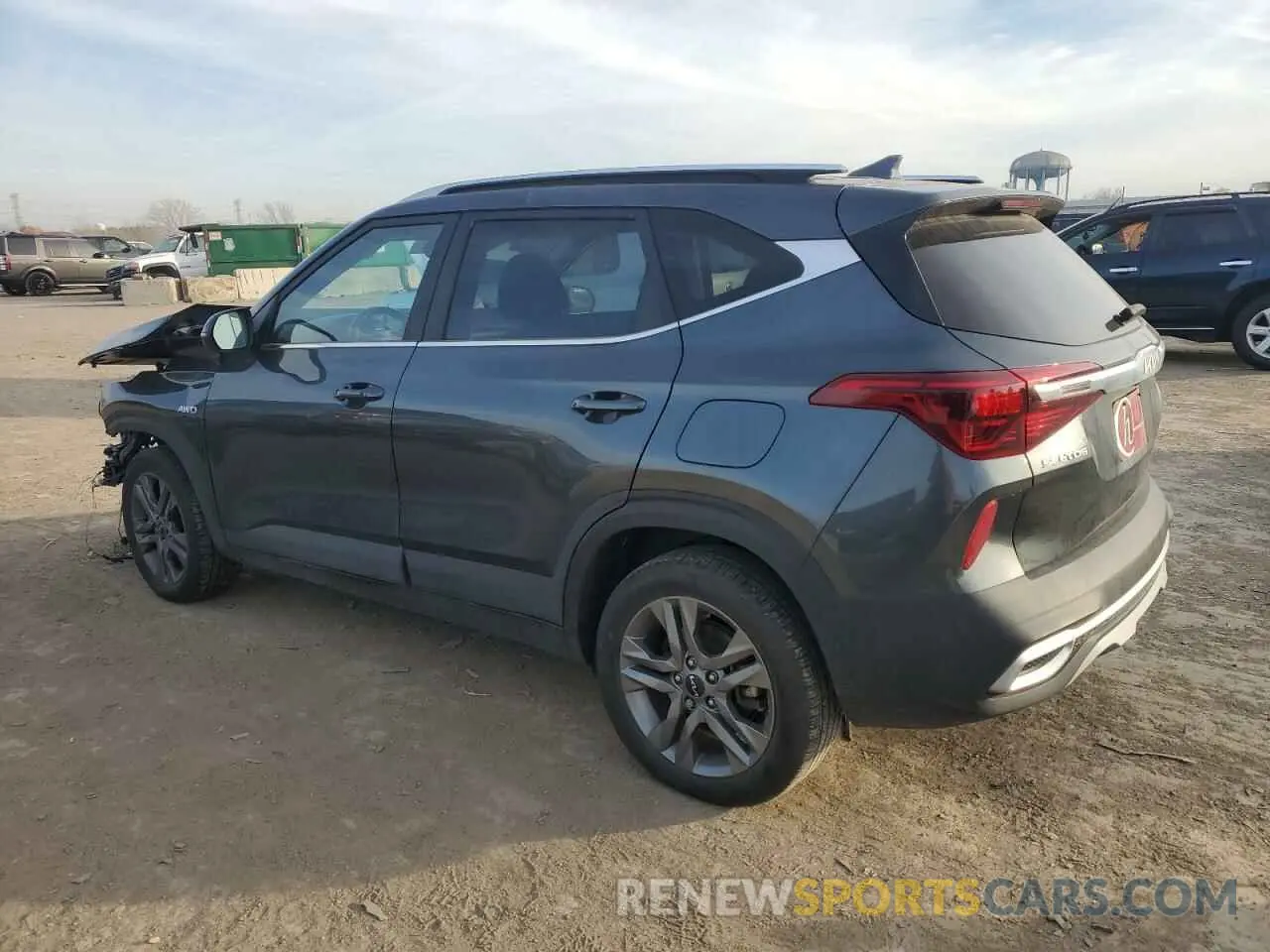 2 fotografías del automóvil dañado KNDEUCAA8P7441119 KIA SELTOS 2023