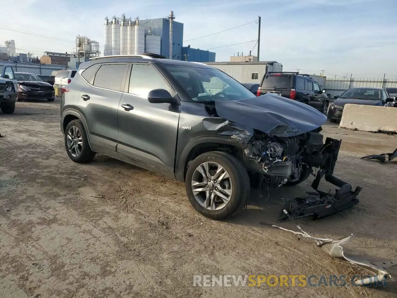 4 fotografías del automóvil dañado KNDEUCAA8P7441119 KIA SELTOS 2023