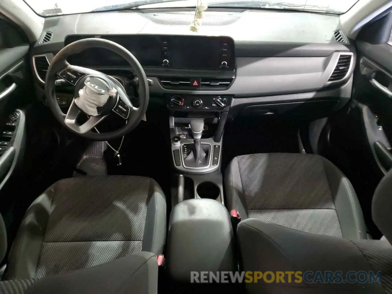8 fotografías del automóvil dañado KNDEPCAA0R7516759 KIA SELTOS 2024