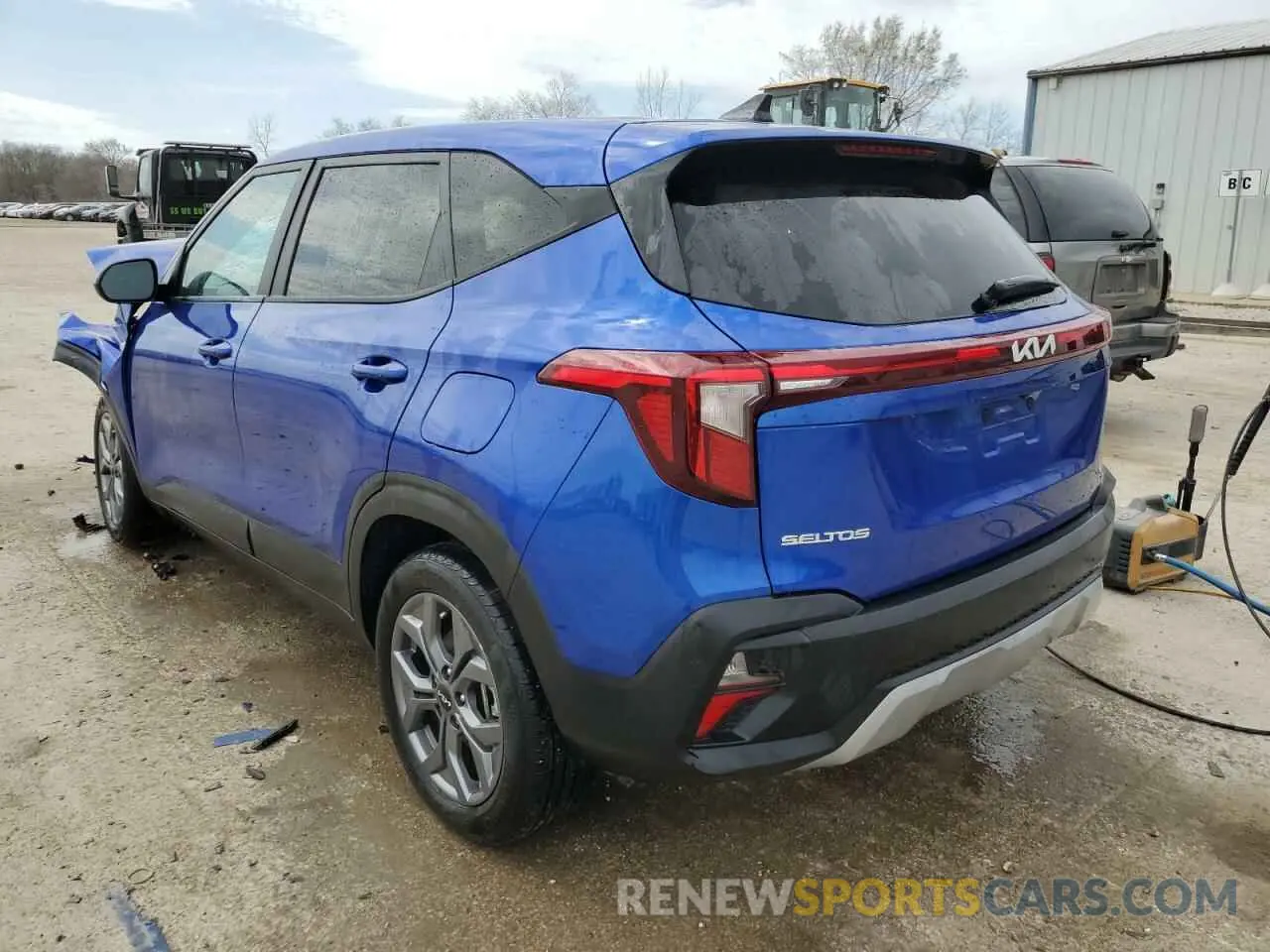 2 fotografías del automóvil dañado KNDEPCAA0R7647206 KIA SELTOS 2024