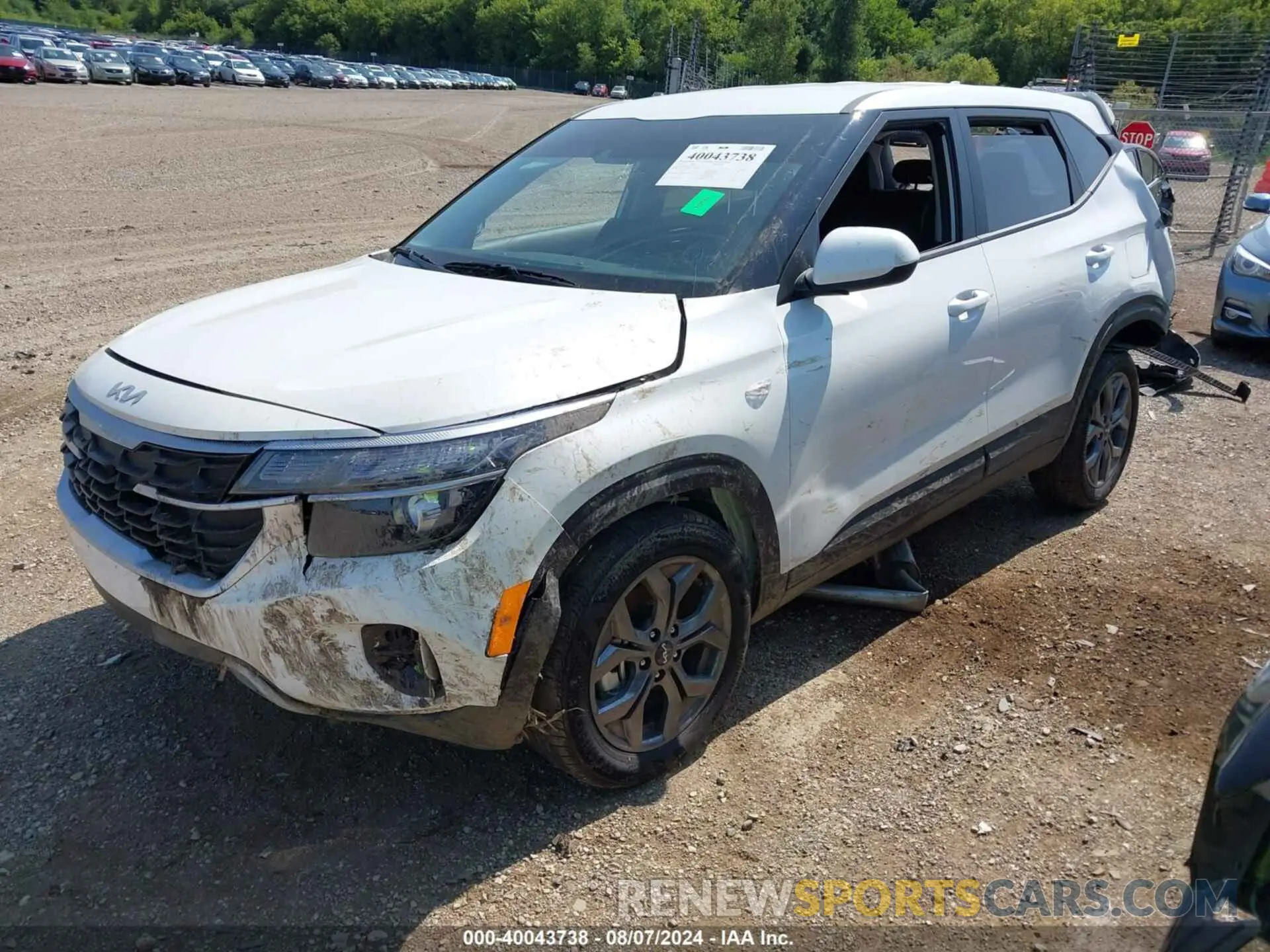 2 fotografías del automóvil dañado KNDEPCAA1R7645187 KIA SELTOS 2024