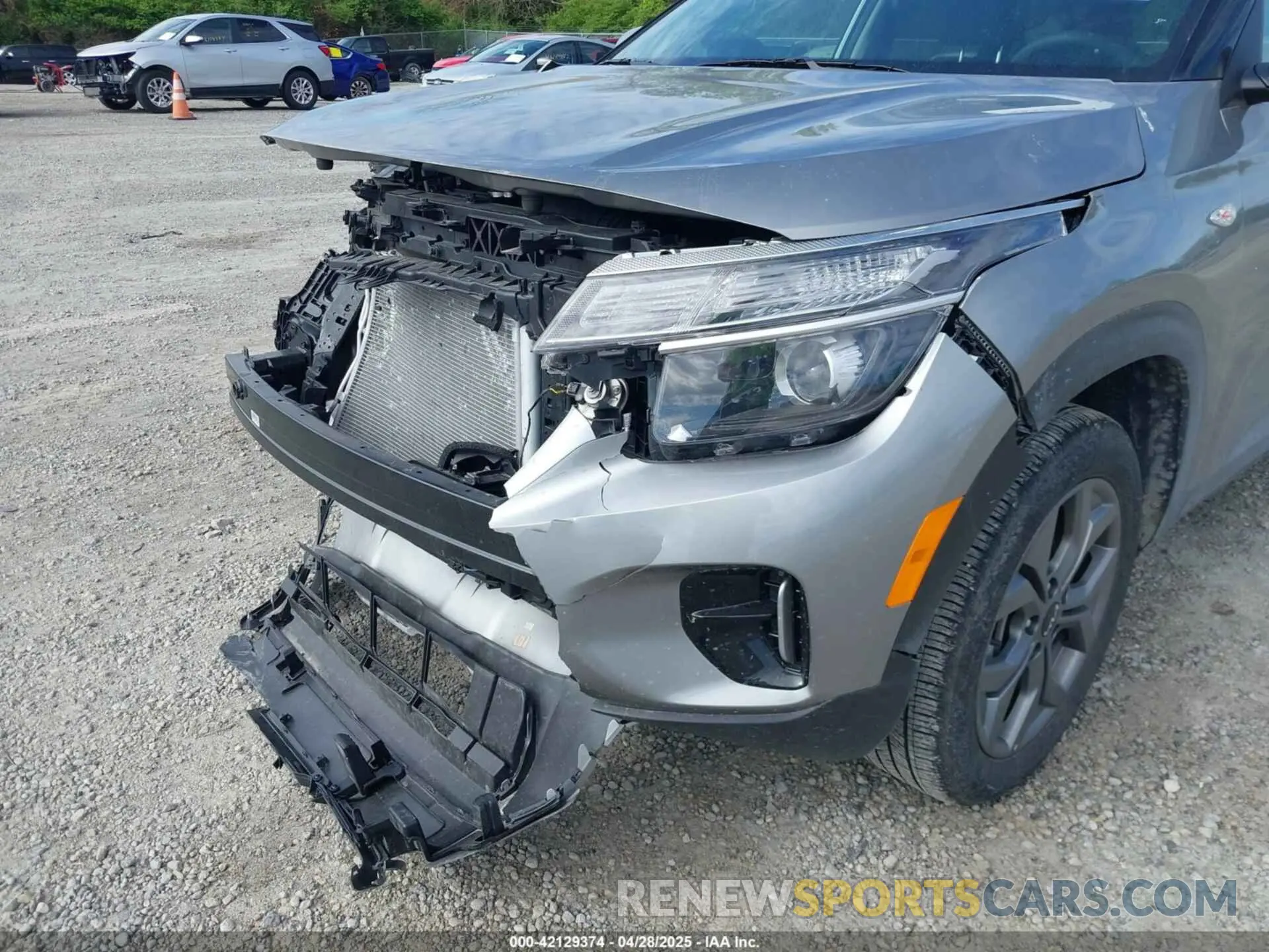 19 fotografías del automóvil dañado KNDEPCAA2R7636210 KIA SELTOS 2024