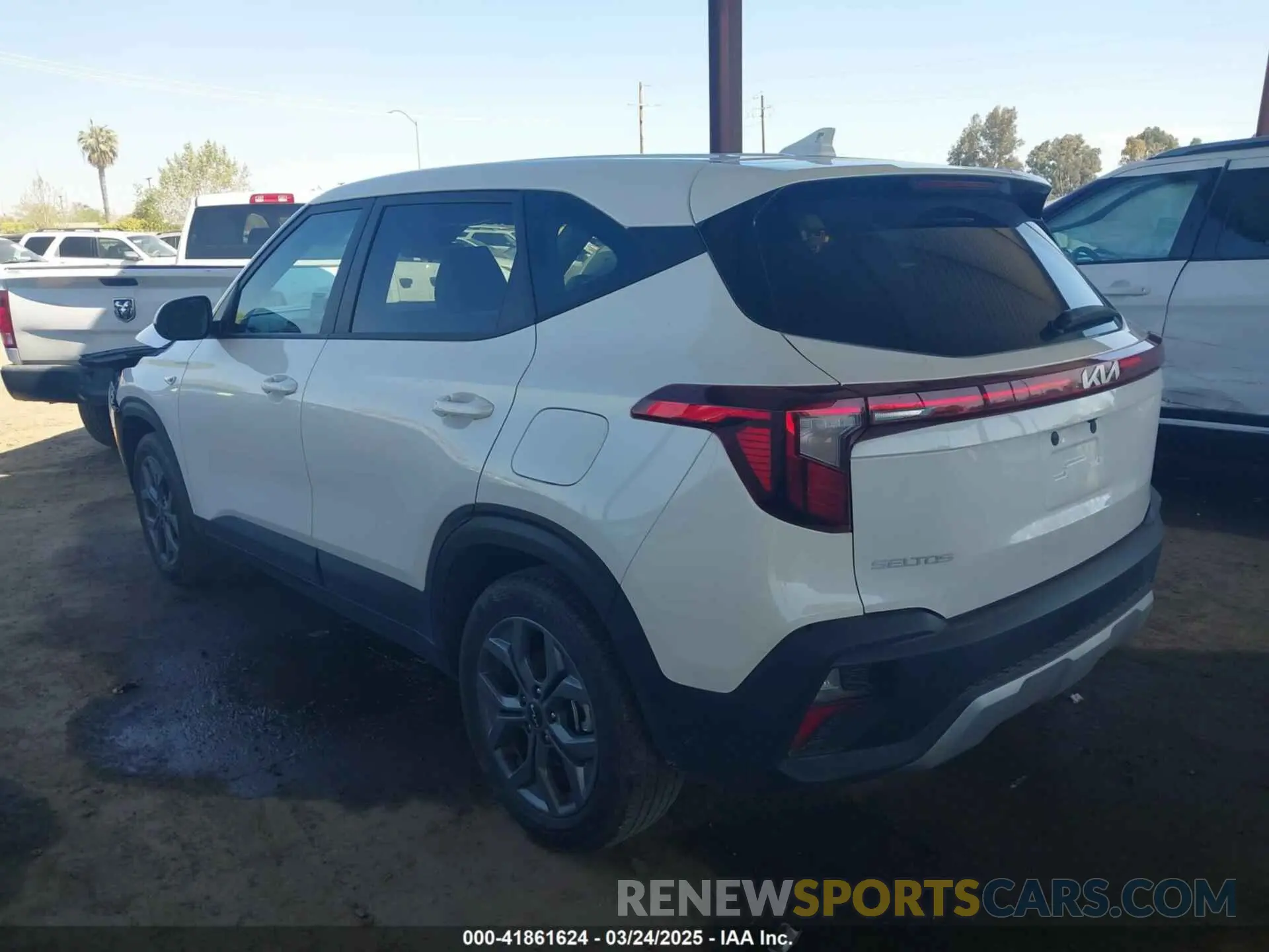 3 fotografías del automóvil dañado KNDEPCAA6R7628241 KIA SELTOS 2024