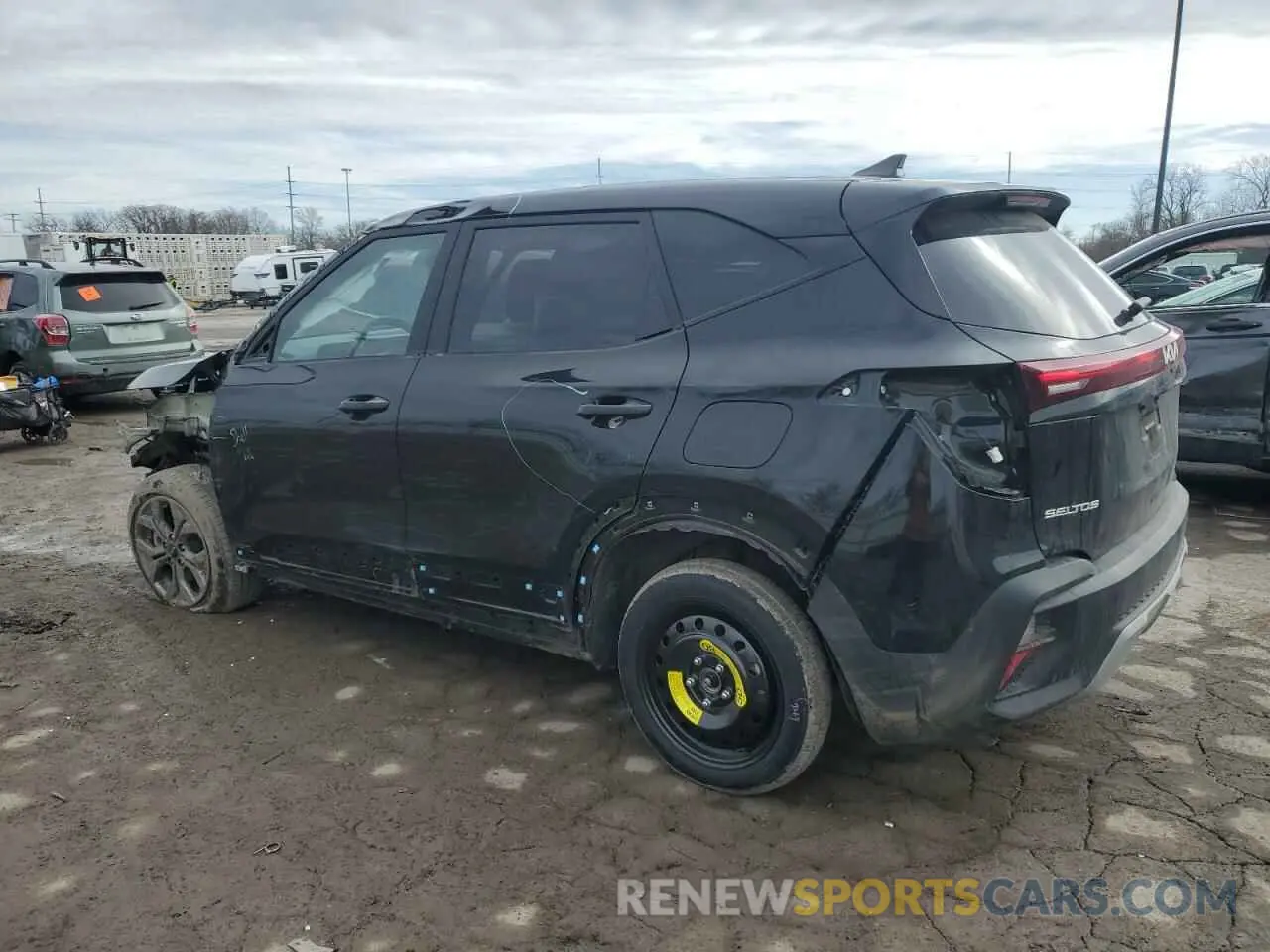 2 fotografías del automóvil dañado KNDEPCAA7R7620505 KIA SELTOS 2024
