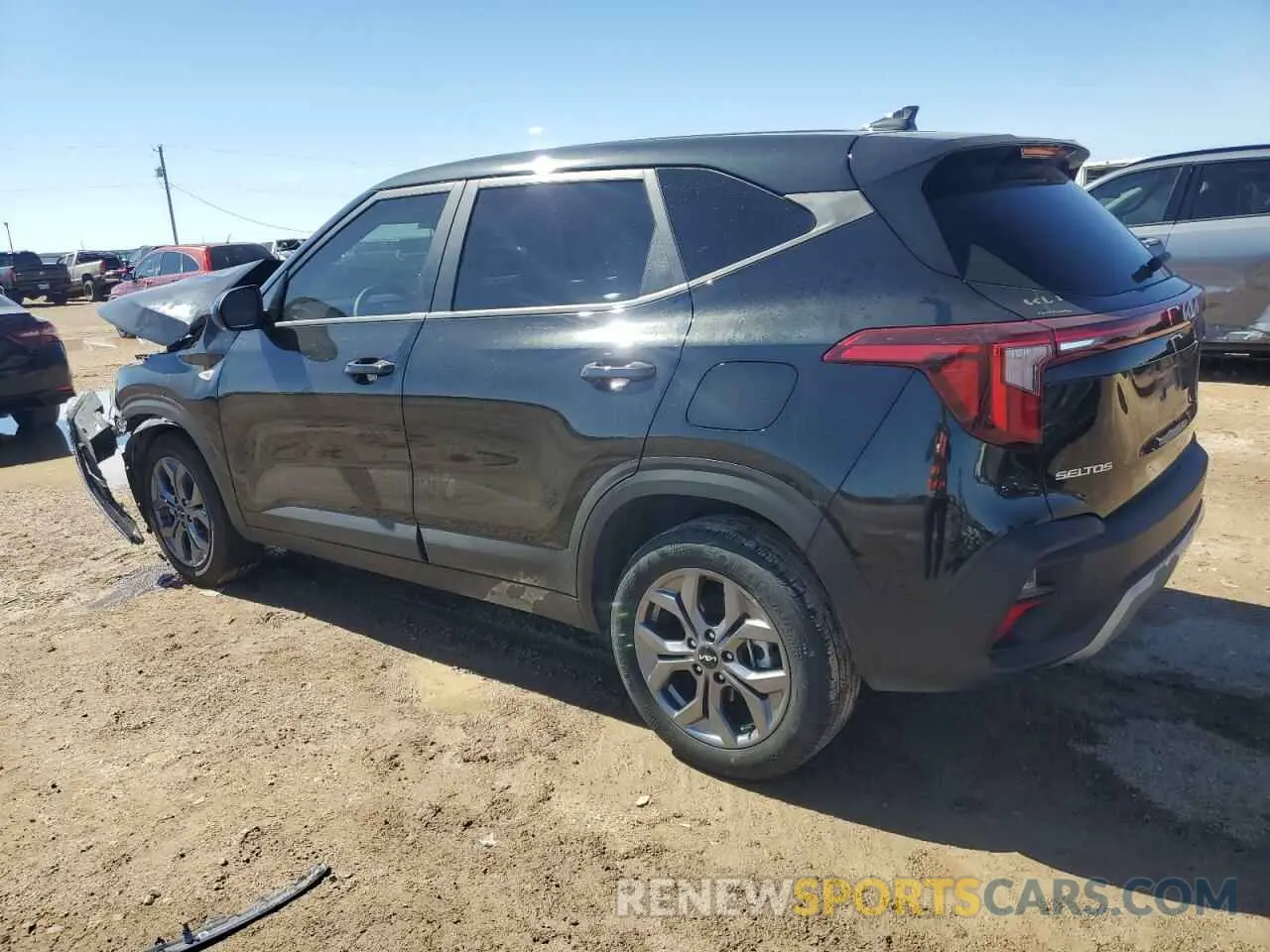 2 fotografías del automóvil dañado KNDEPCAA7R7638020 KIA SELTOS 2024