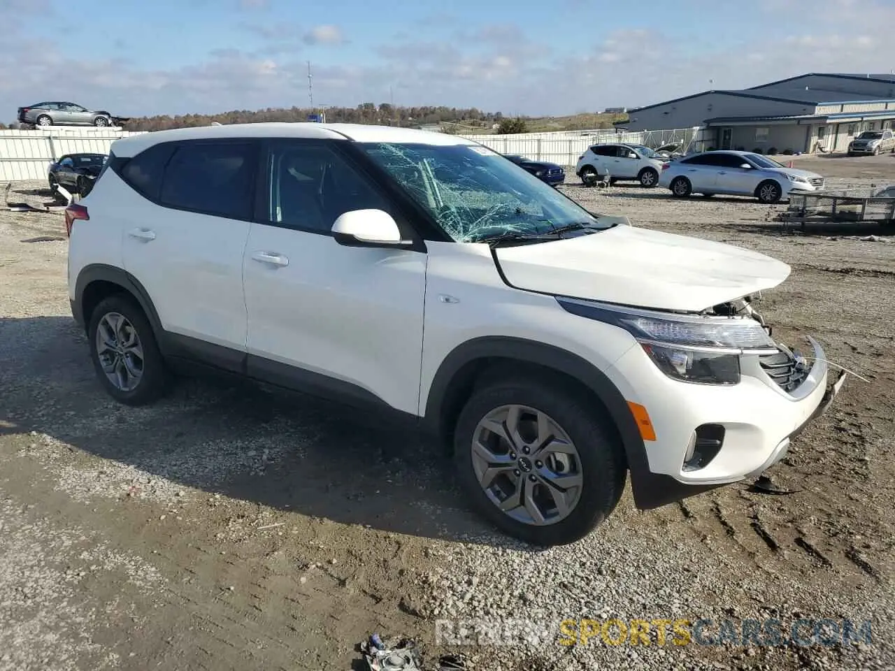 4 fotografías del automóvil dañado KNDEPCAA7R7645243 KIA SELTOS 2024