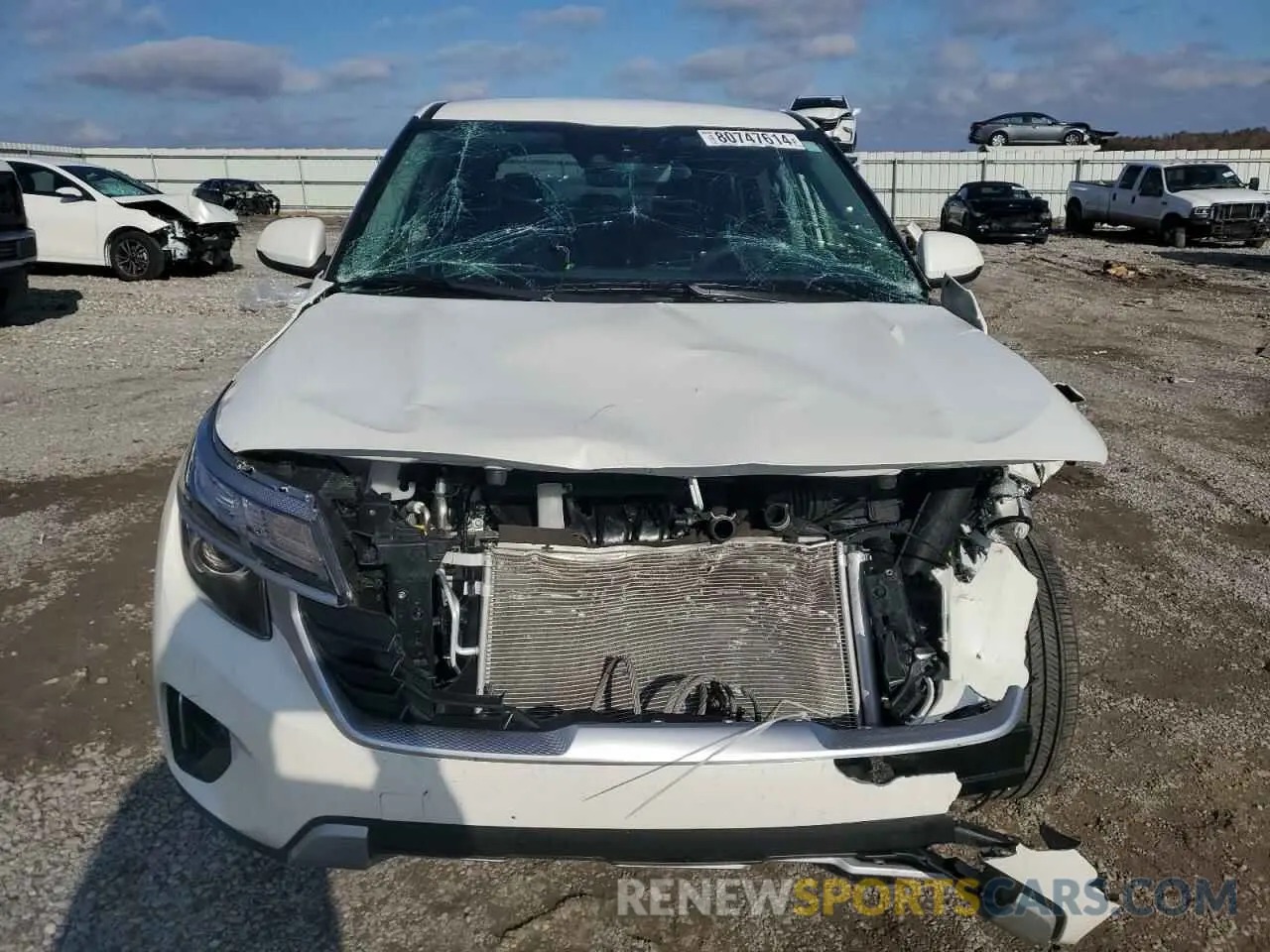 5 fotografías del automóvil dañado KNDEPCAA7R7645243 KIA SELTOS 2024