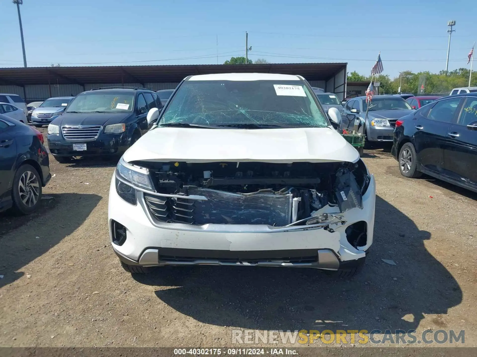 12 fotografías del automóvil dañado KNDEPCAA9R7649715 KIA SELTOS 2024