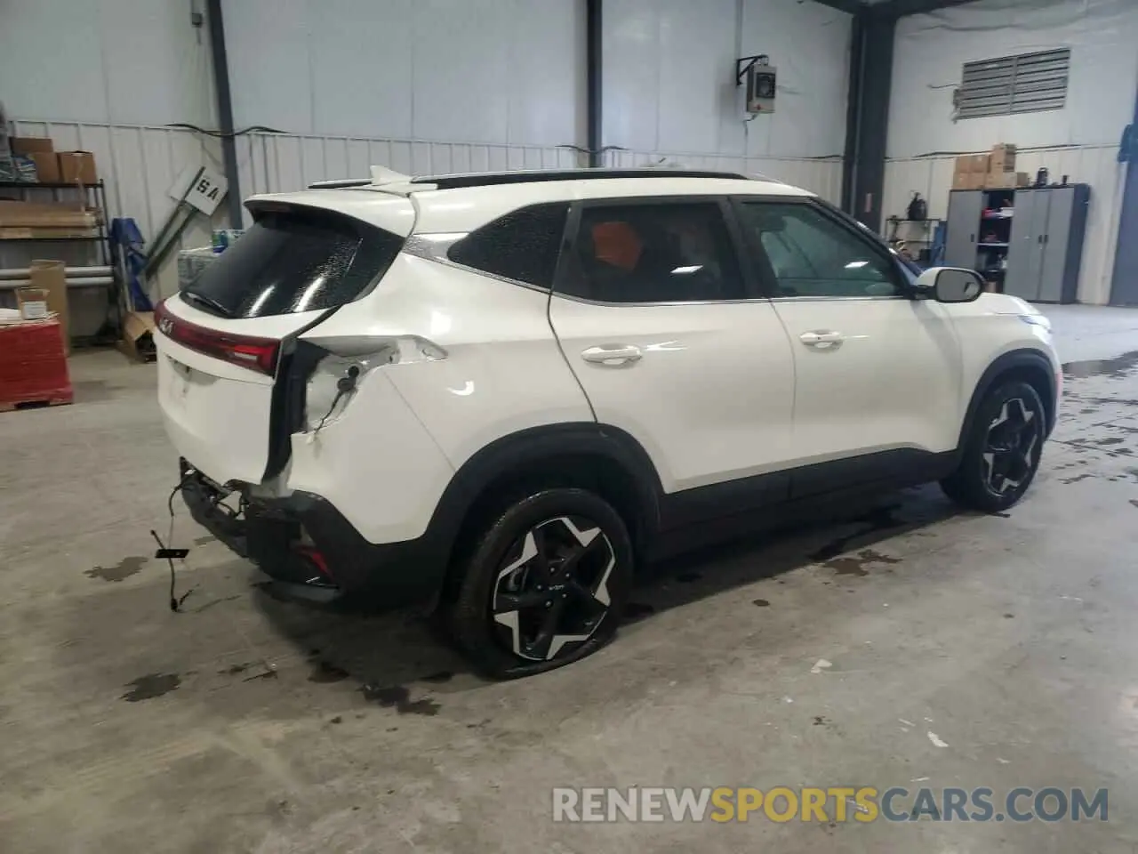 3 fotografías del automóvil dañado KNDER2AA0R7567442 KIA SELTOS 2024