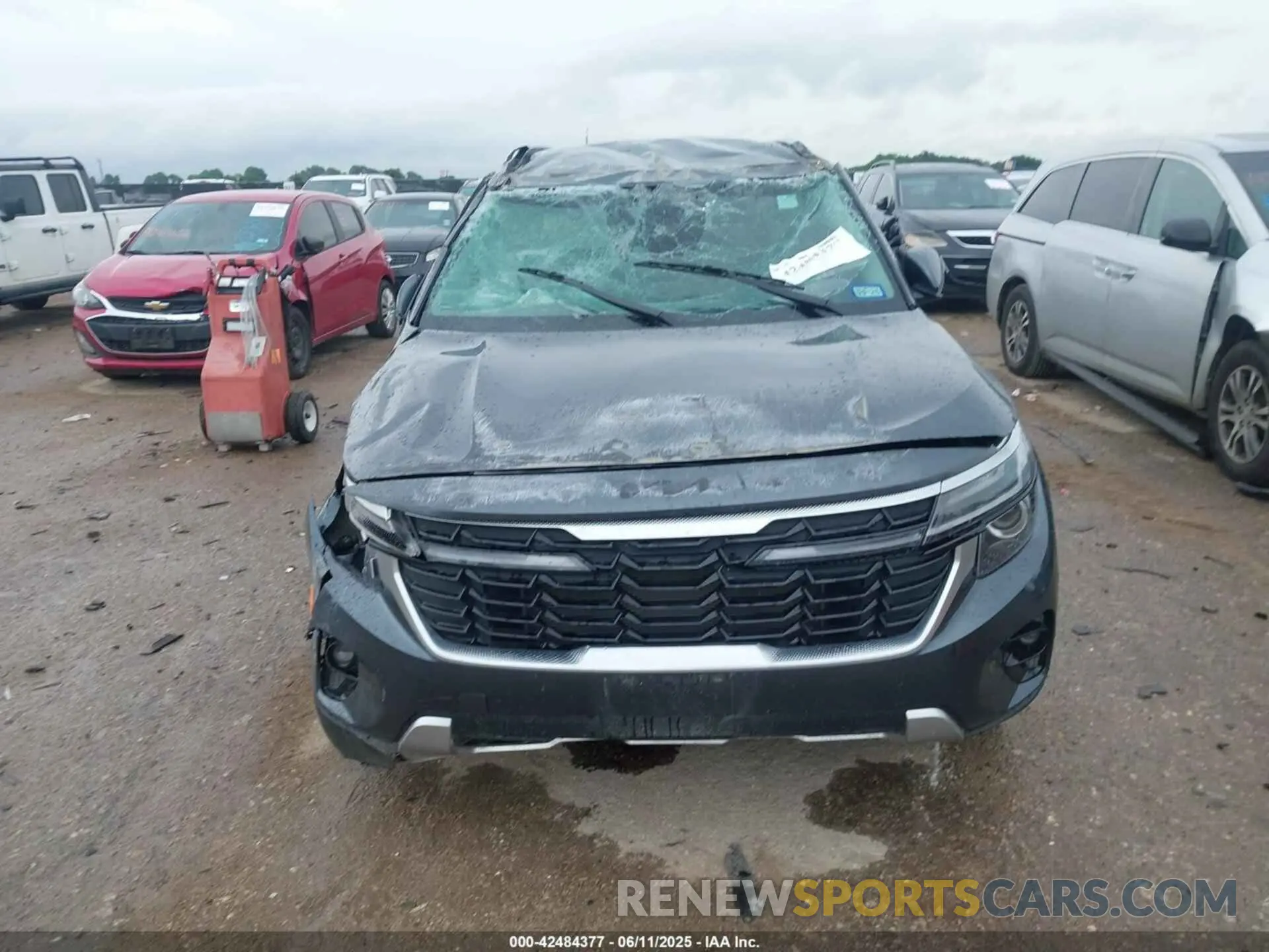 11 fotografías del automóvil dañado KNDER2AA0R7628546 KIA SELTOS 2024