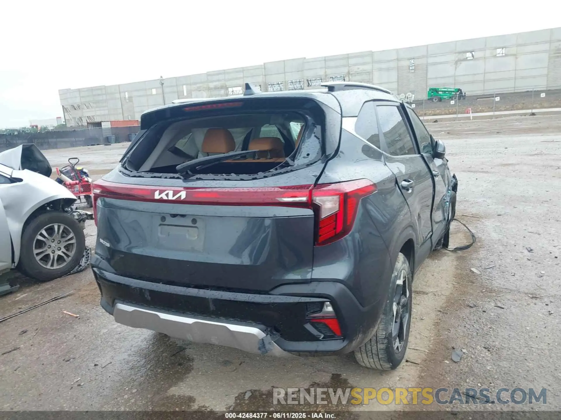 4 fotografías del automóvil dañado KNDER2AA0R7628546 KIA SELTOS 2024