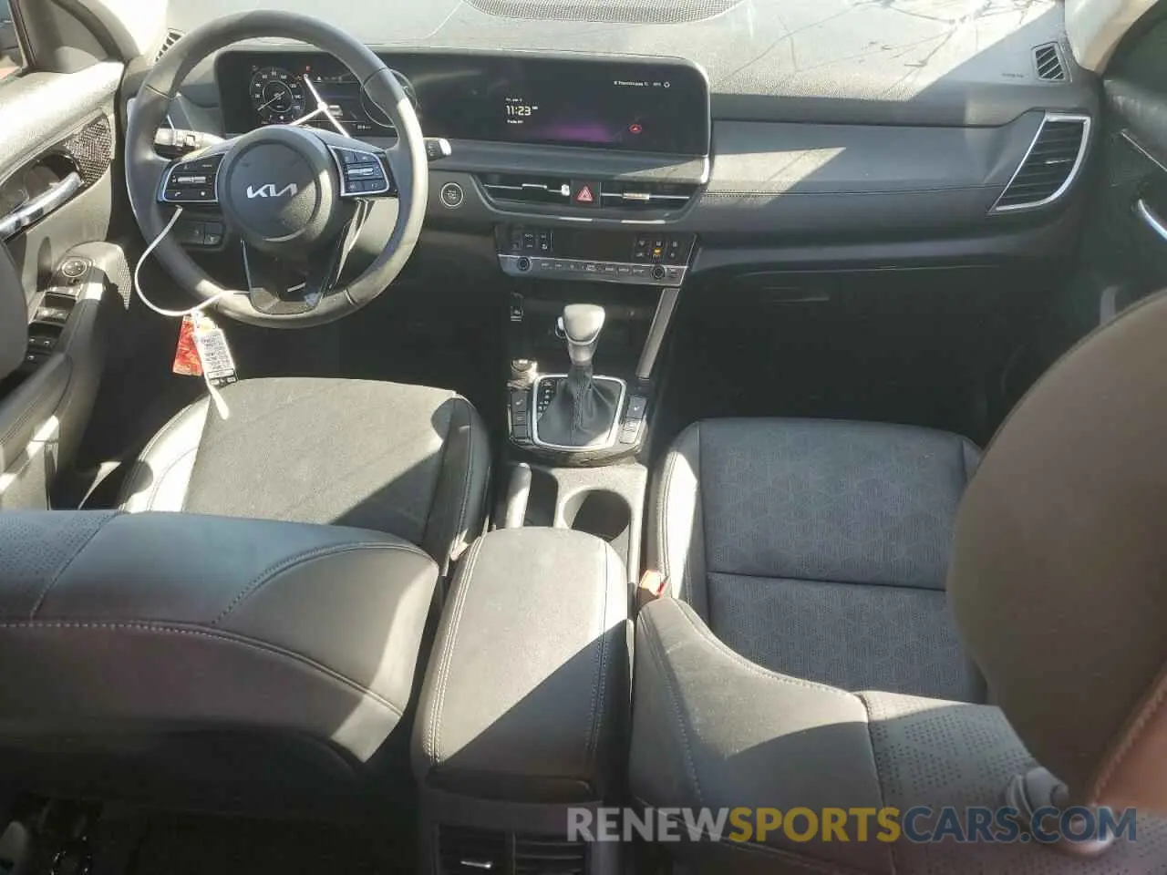 8 fotografías del automóvil dañado KNDER2AA1R7647610 KIA SELTOS 2024