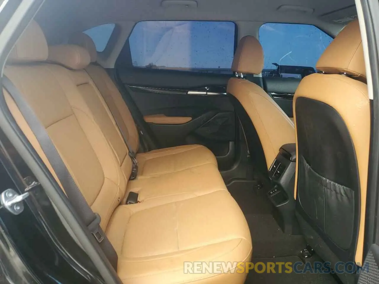 11 fotografías del automóvil dañado KNDER2AA2R7498687 KIA SELTOS 2024