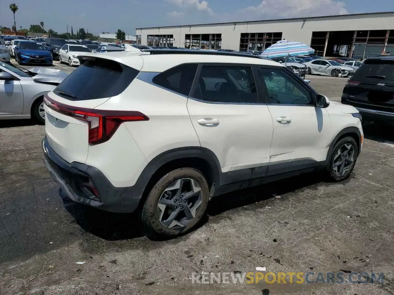 3 fotografías del automóvil dañado KNDER2AA2R7552036 KIA SELTOS 2024