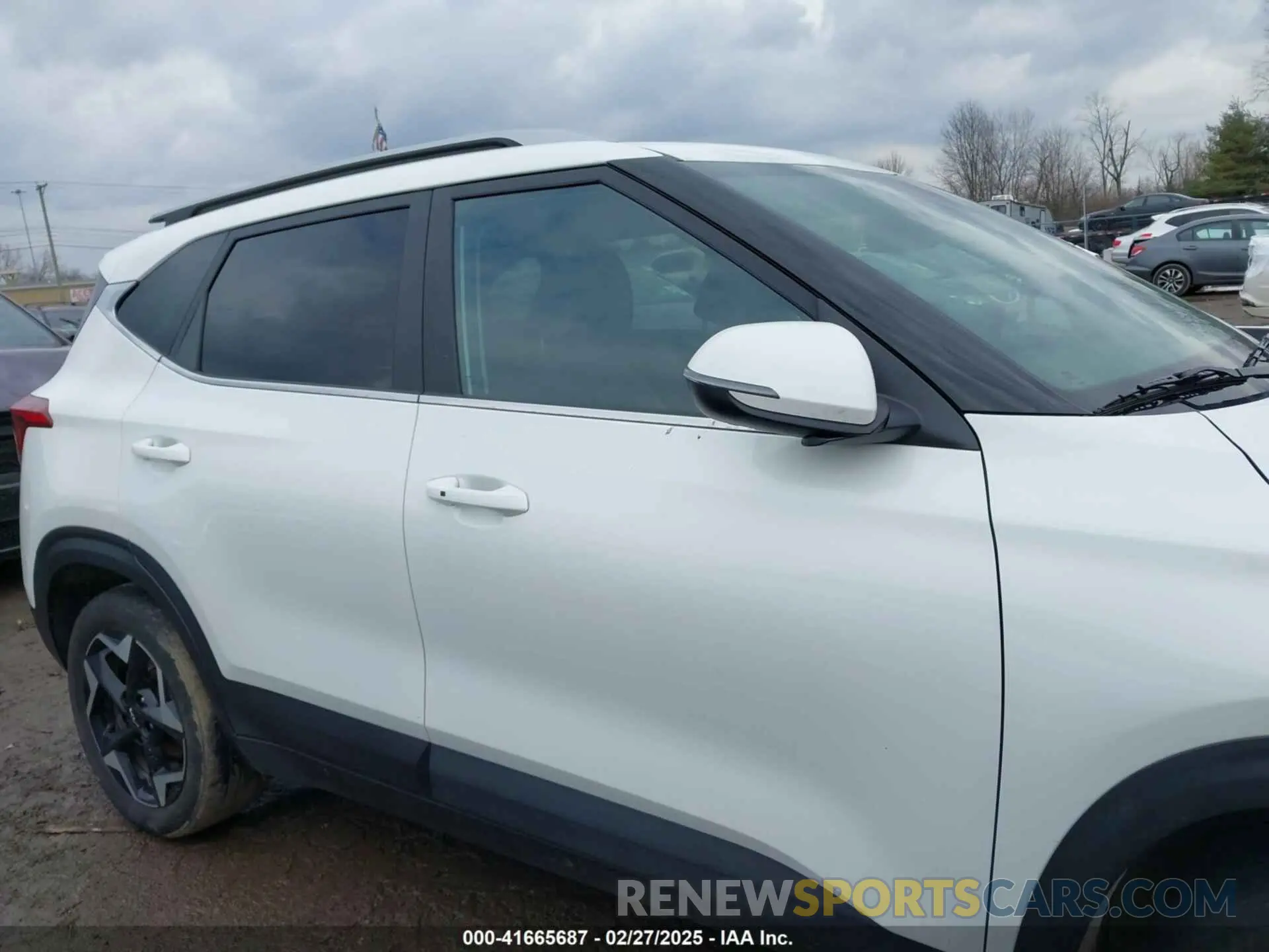 13 fotografías del automóvil dañado KNDER2AA2R7568852 KIA SELTOS 2024