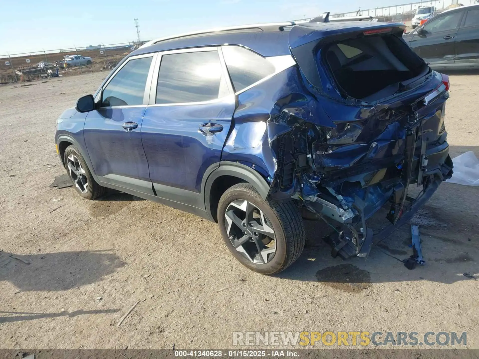 3 fotografías del automóvil dañado KNDER2AA2R7587269 KIA SELTOS 2024