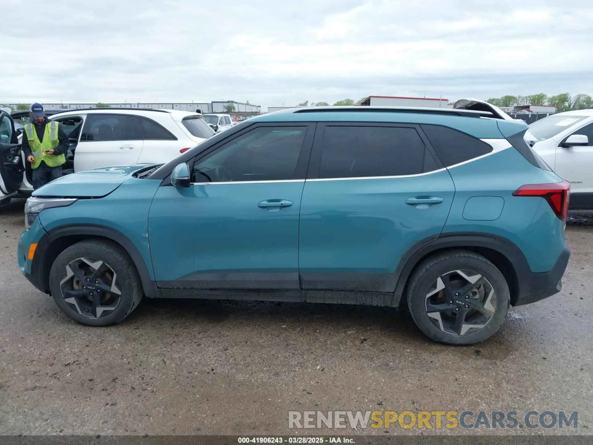 14 fotografías del automóvil dañado KNDER2AA5R7473573 KIA SELTOS 2024