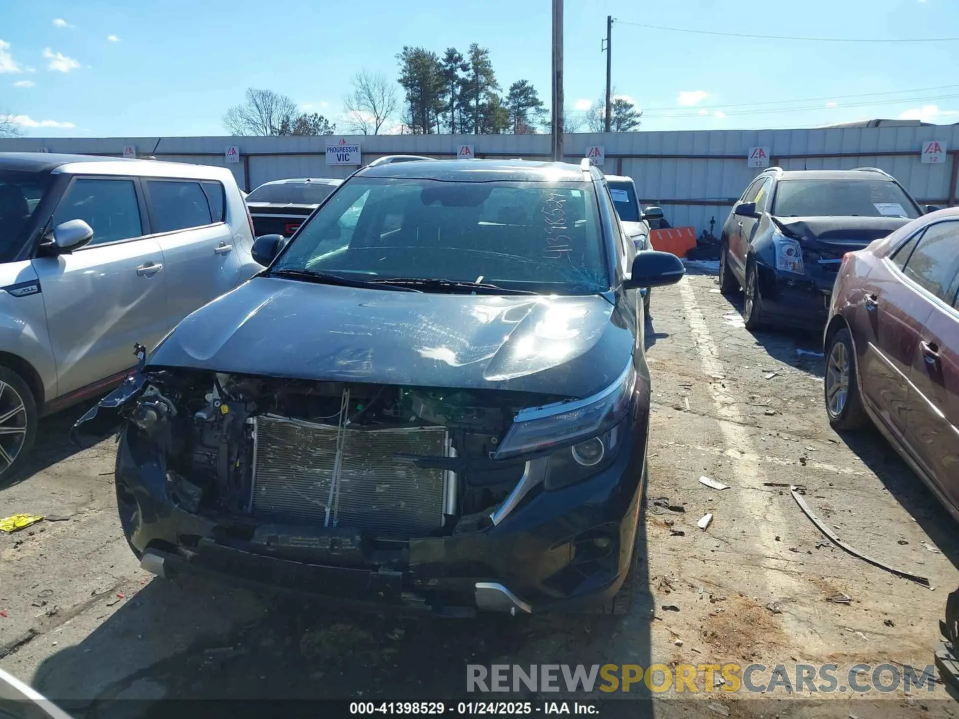 12 fotografías del automóvil dañado KNDER2AA5R7576766 KIA SELTOS 2024