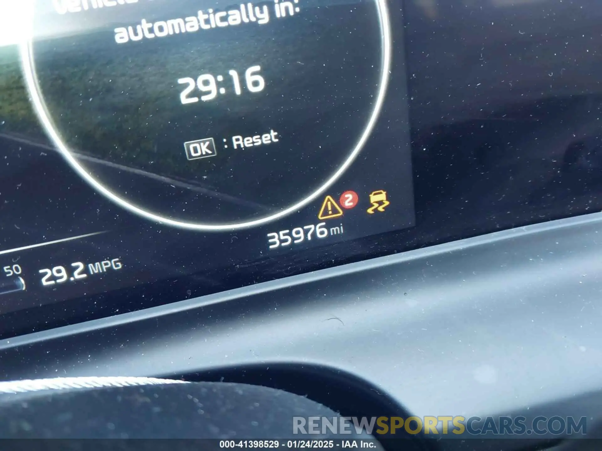 15 fotografías del automóvil dañado KNDER2AA5R7576766 KIA SELTOS 2024