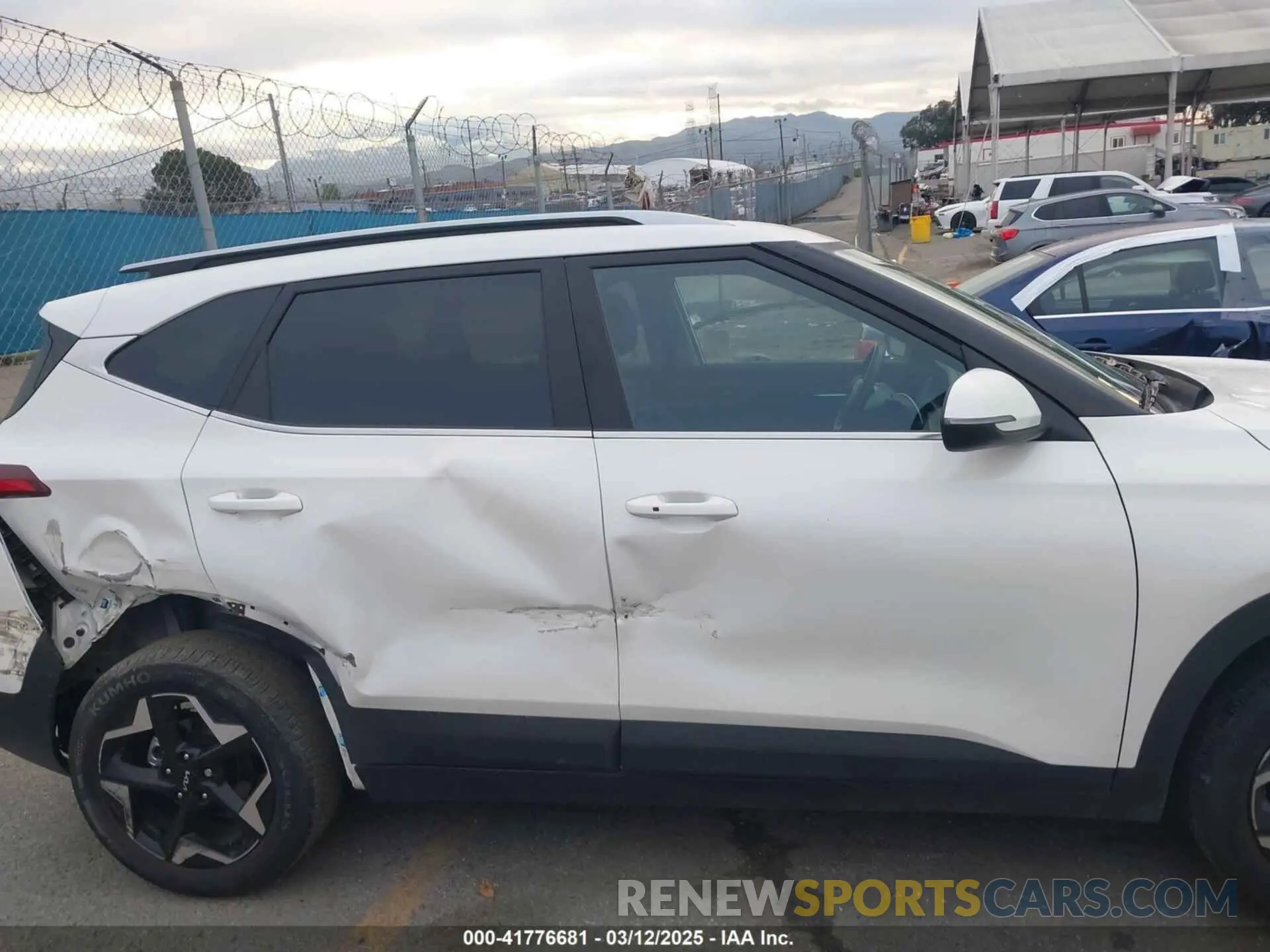 13 fotografías del automóvil dañado KNDER2AA6R7636179 KIA SELTOS 2024
