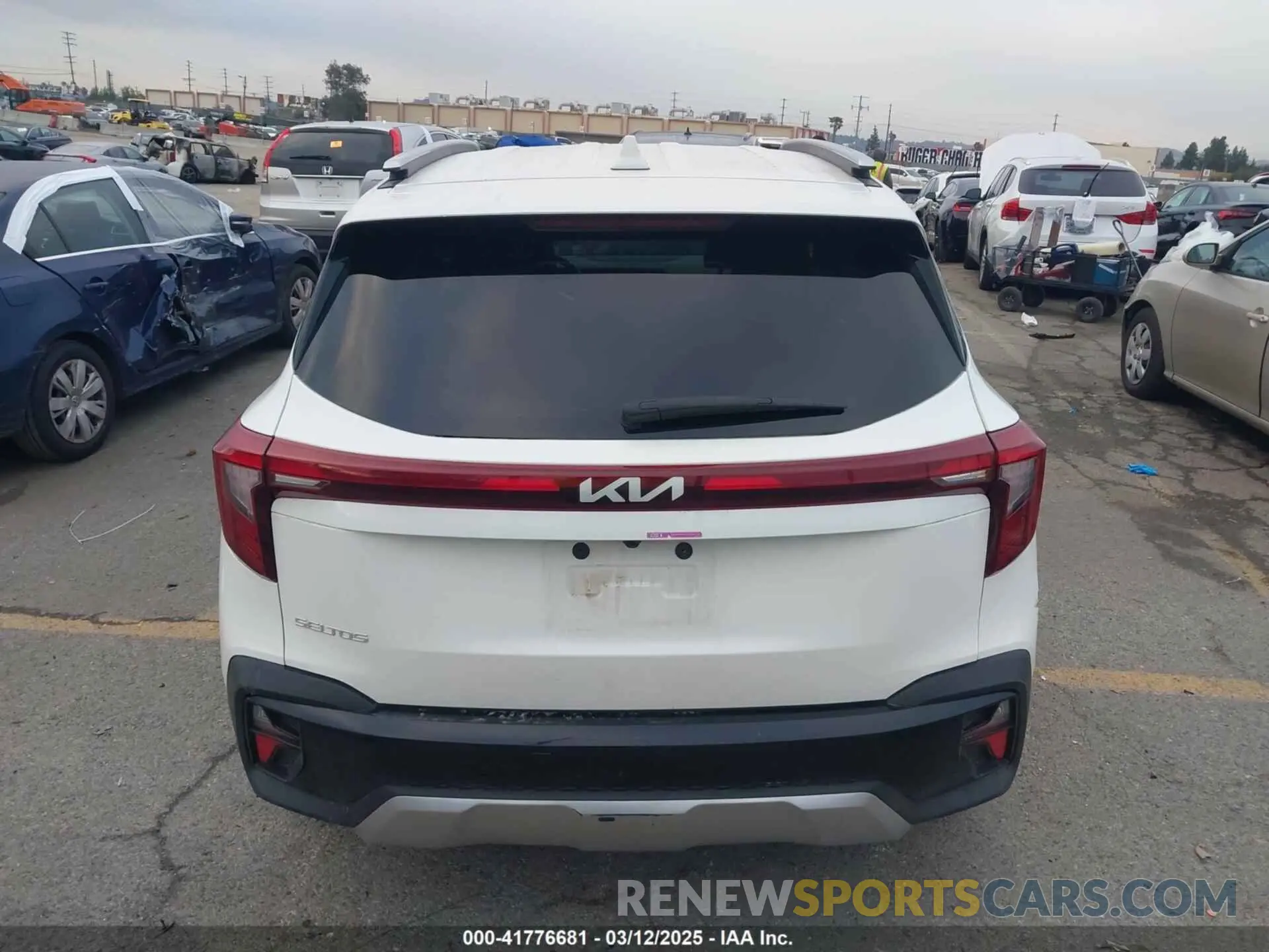 16 fotografías del automóvil dañado KNDER2AA6R7636179 KIA SELTOS 2024