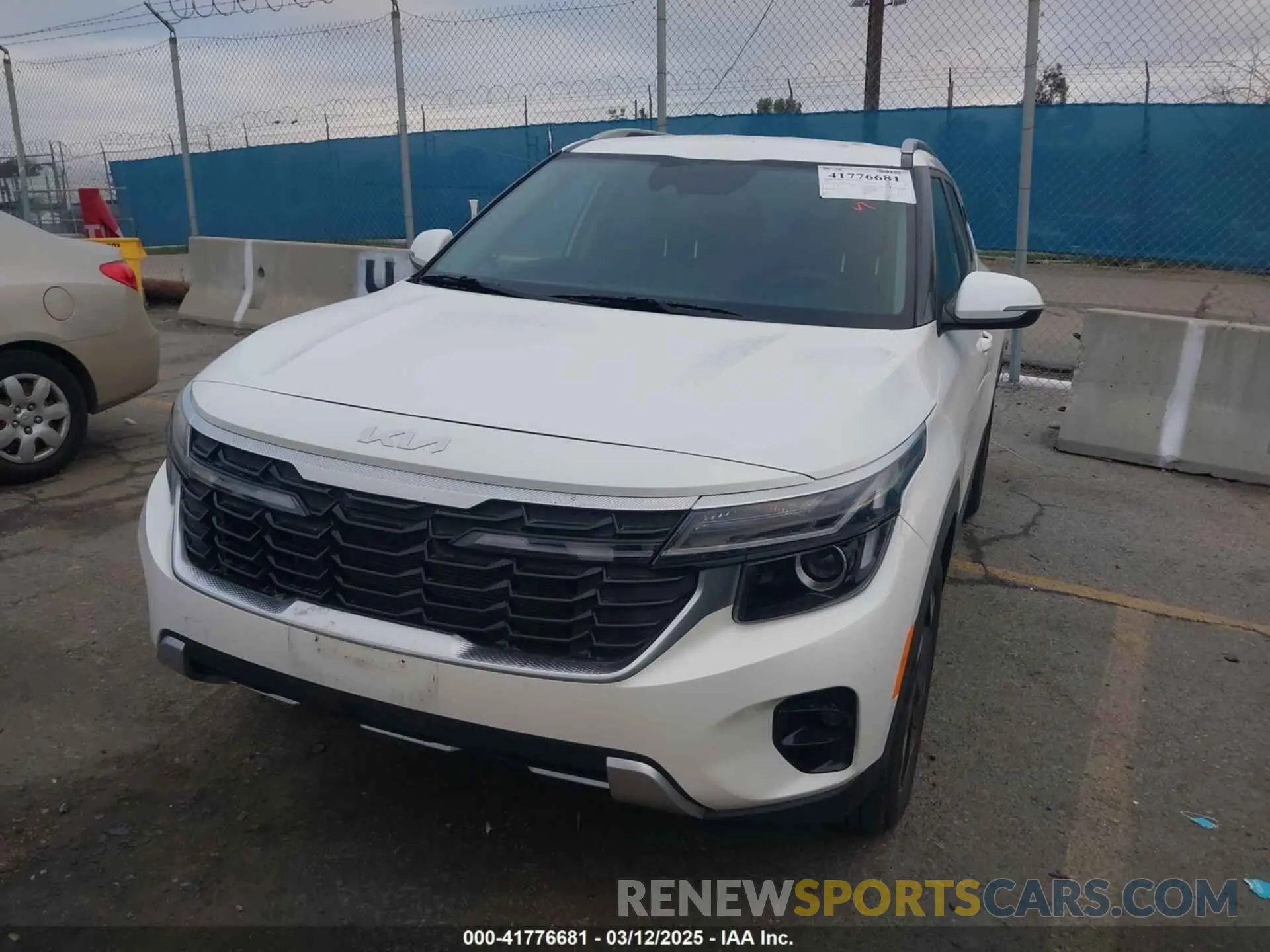 2 fotografías del automóvil dañado KNDER2AA6R7636179 KIA SELTOS 2024