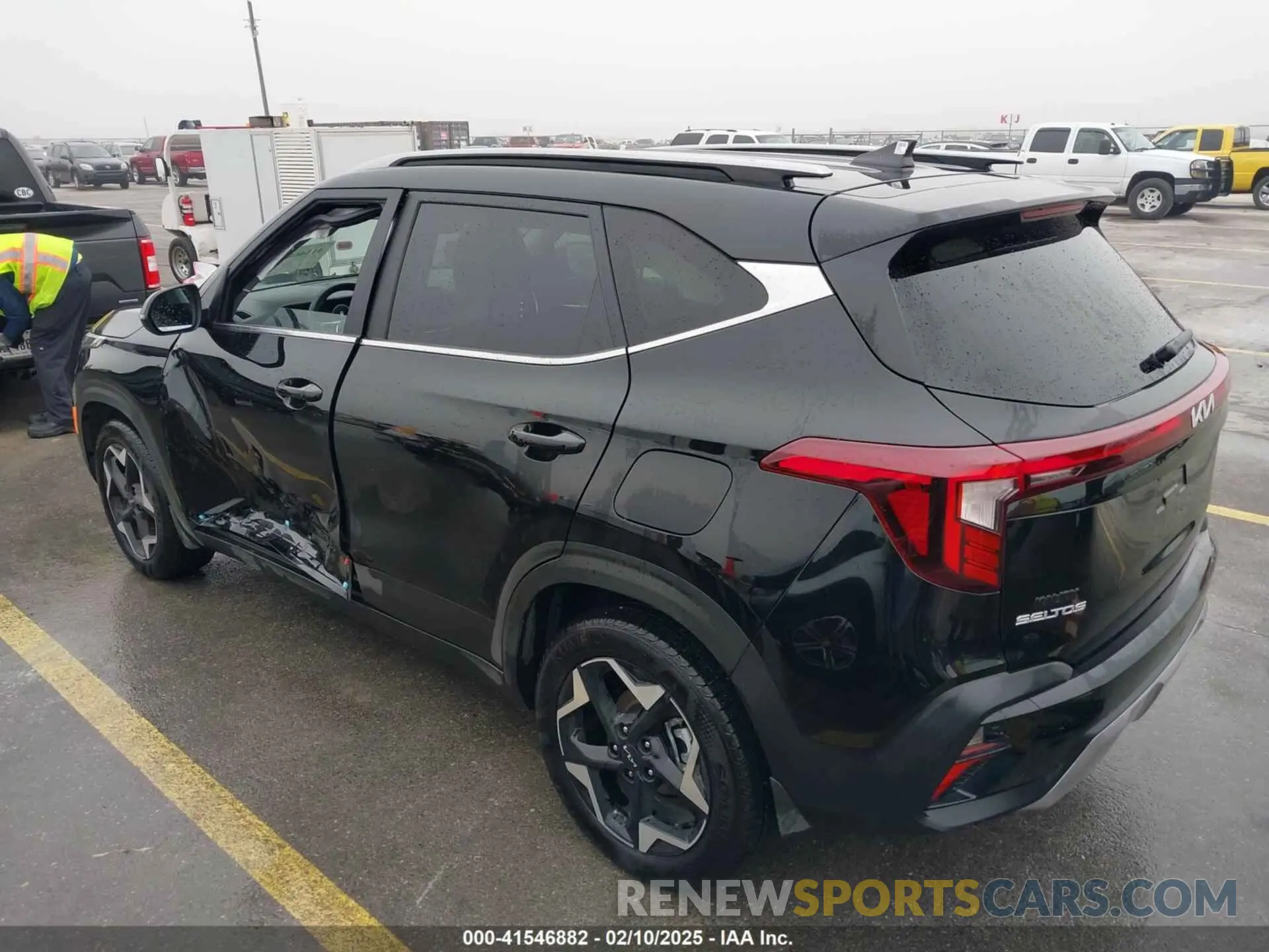 3 fotografías del automóvil dañado KNDER2AA6R7663883 KIA SELTOS 2024