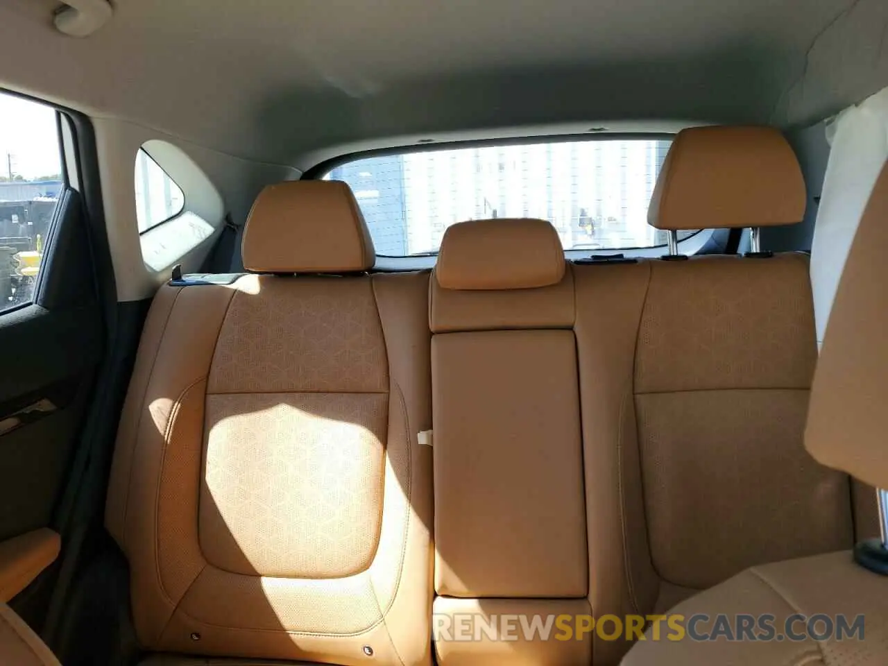 10 fotografías del automóvil dañado KNDER2AA7R7494067 KIA SELTOS 2024