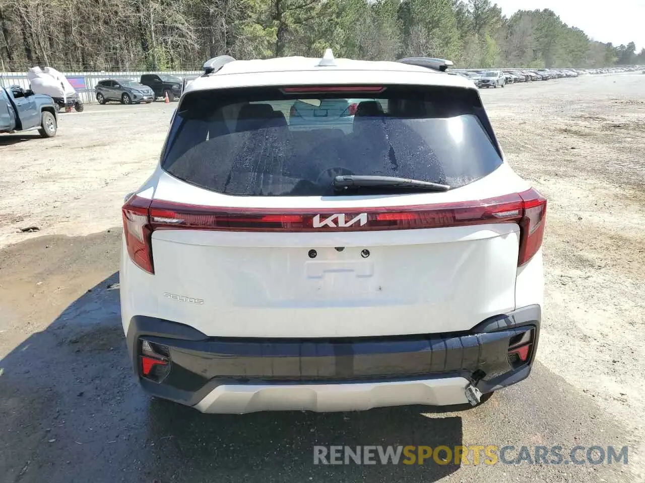 6 fotografías del automóvil dañado KNDER2AA7R7494067 KIA SELTOS 2024