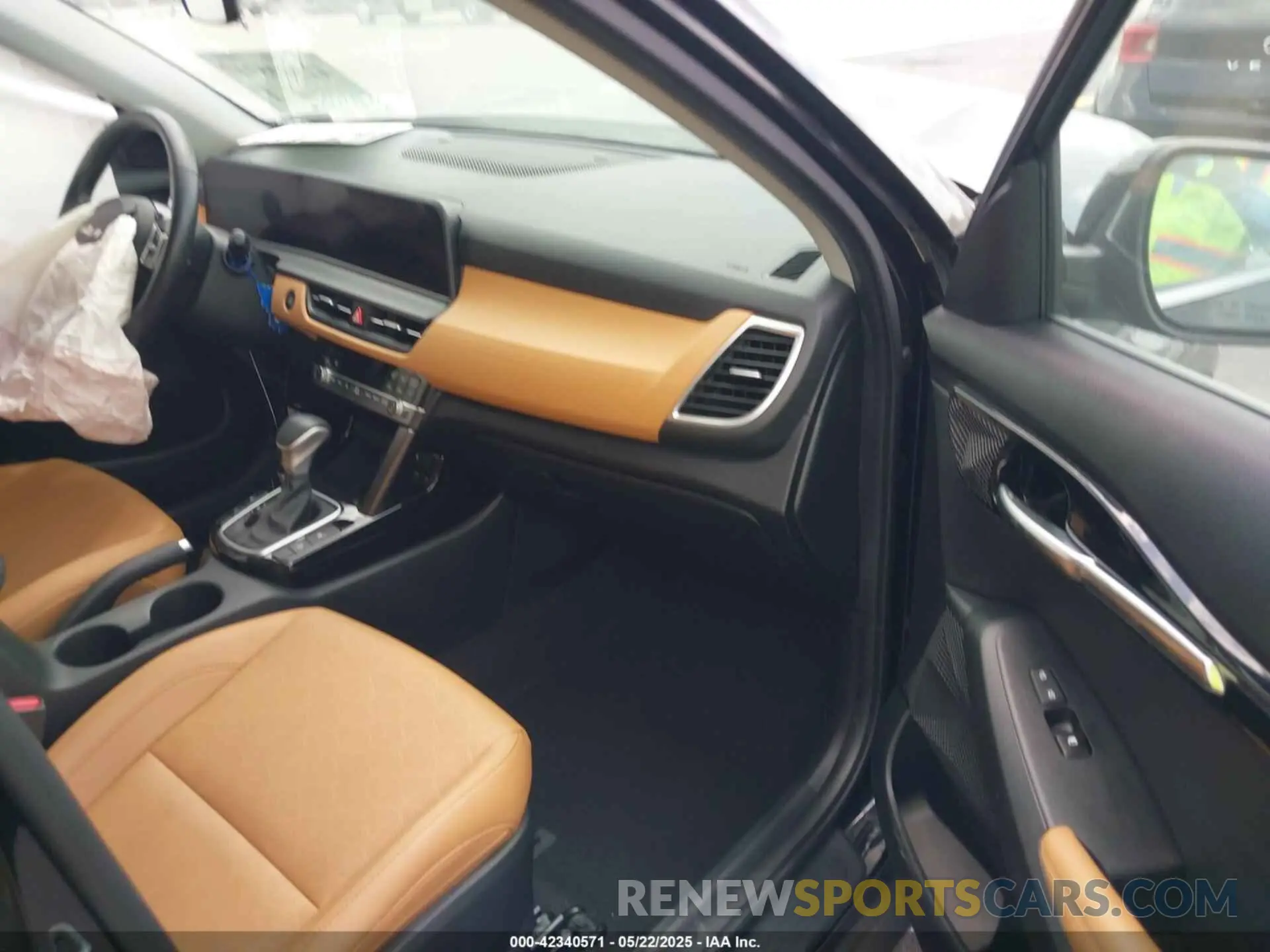 5 fotografías del automóvil dañado KNDER2AA8R7636670 KIA SELTOS 2024