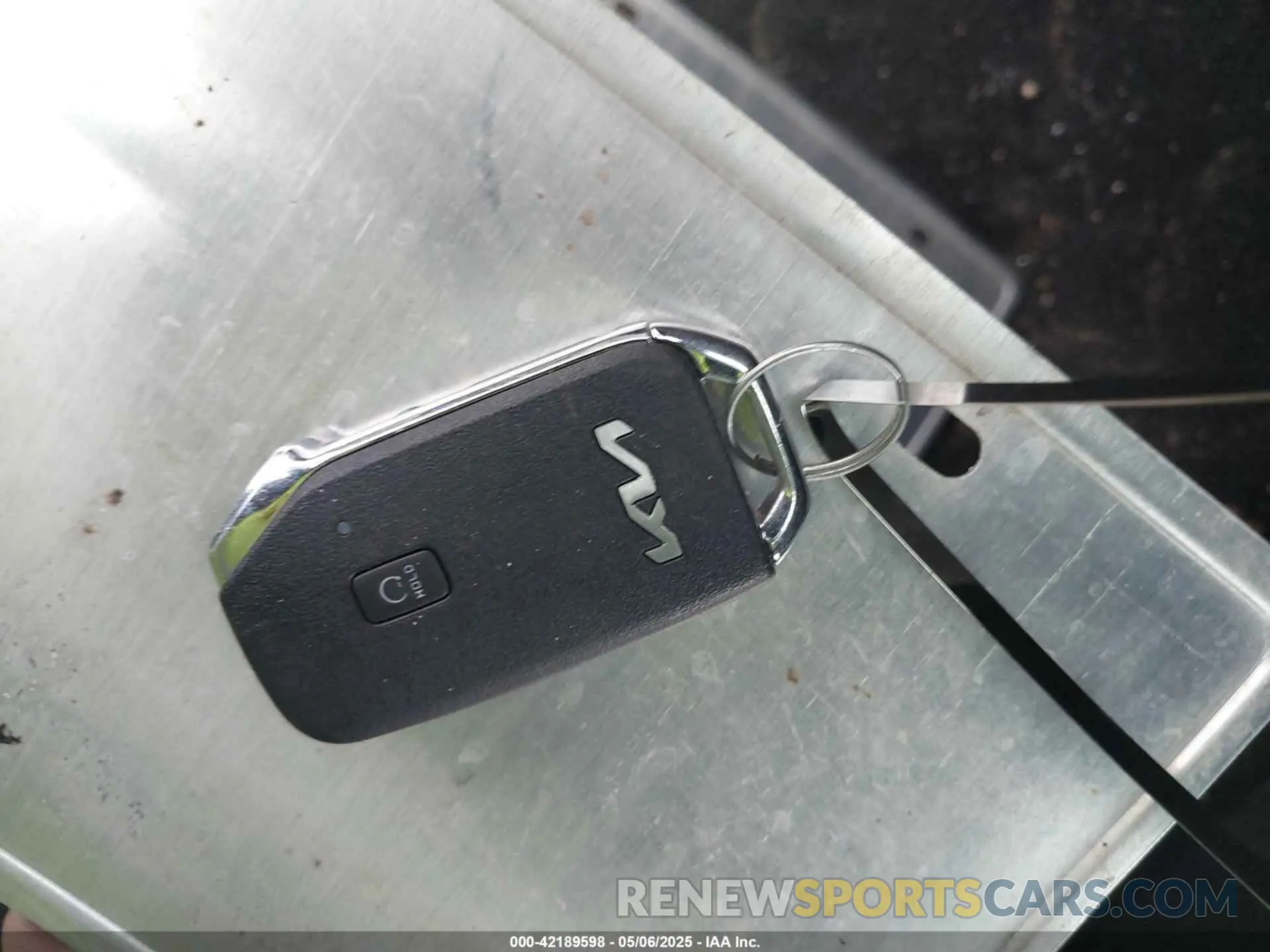 11 fotografías del automóvil dañado KNDER2AA9R7481398 KIA SELTOS 2024