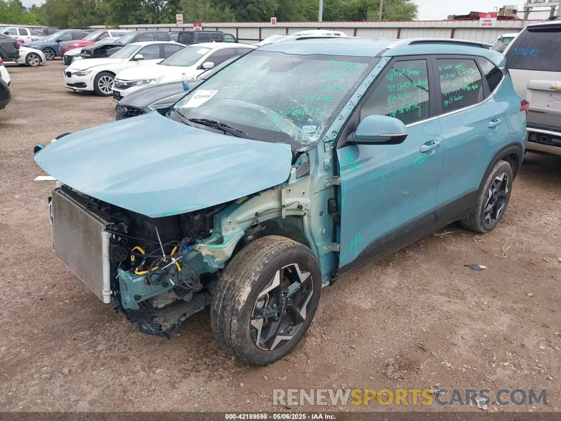 2 fotografías del automóvil dañado KNDER2AA9R7481398 KIA SELTOS 2024